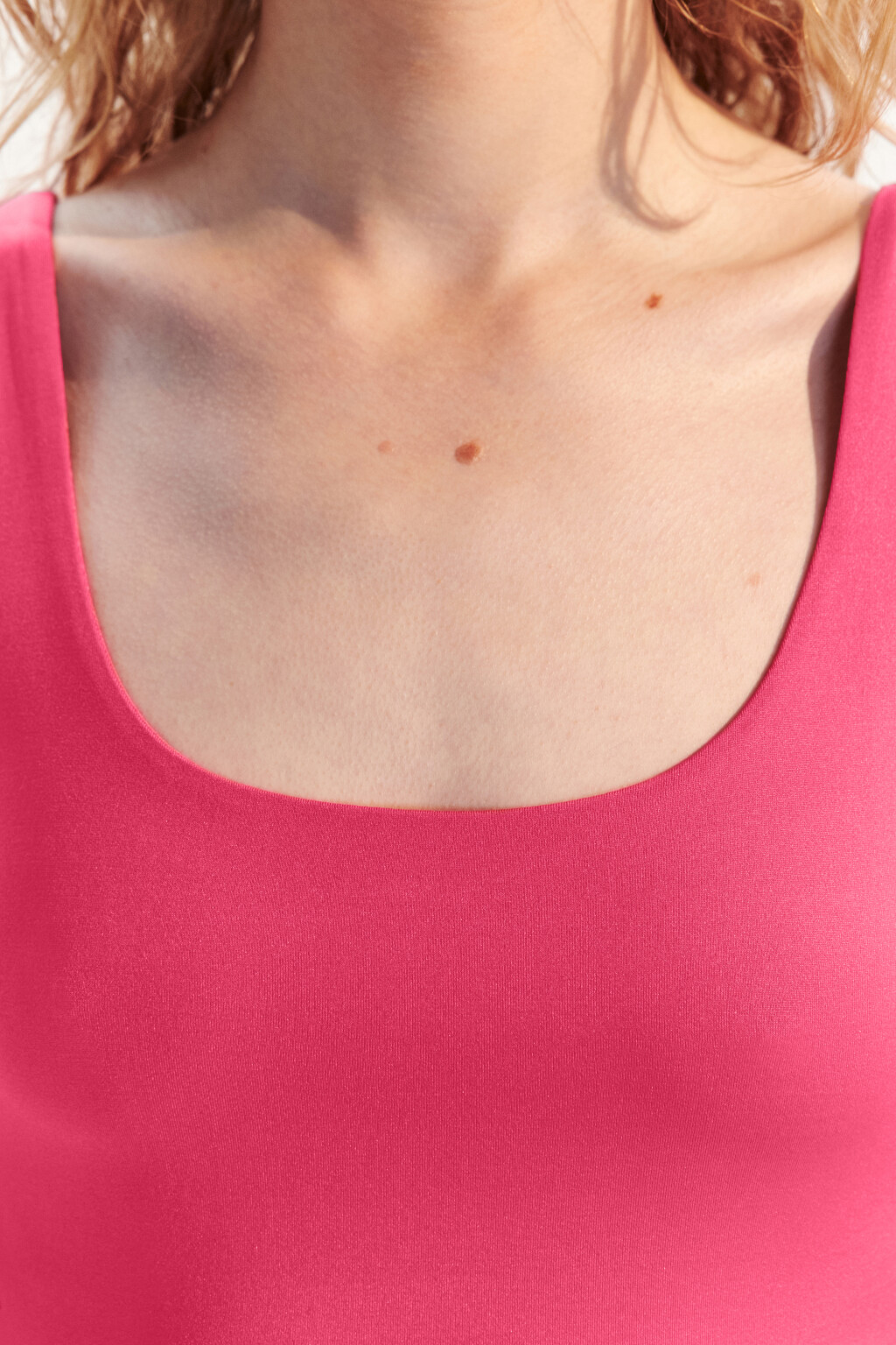Майка-топ гладкая на широких бретелях - цвет розовый - 5