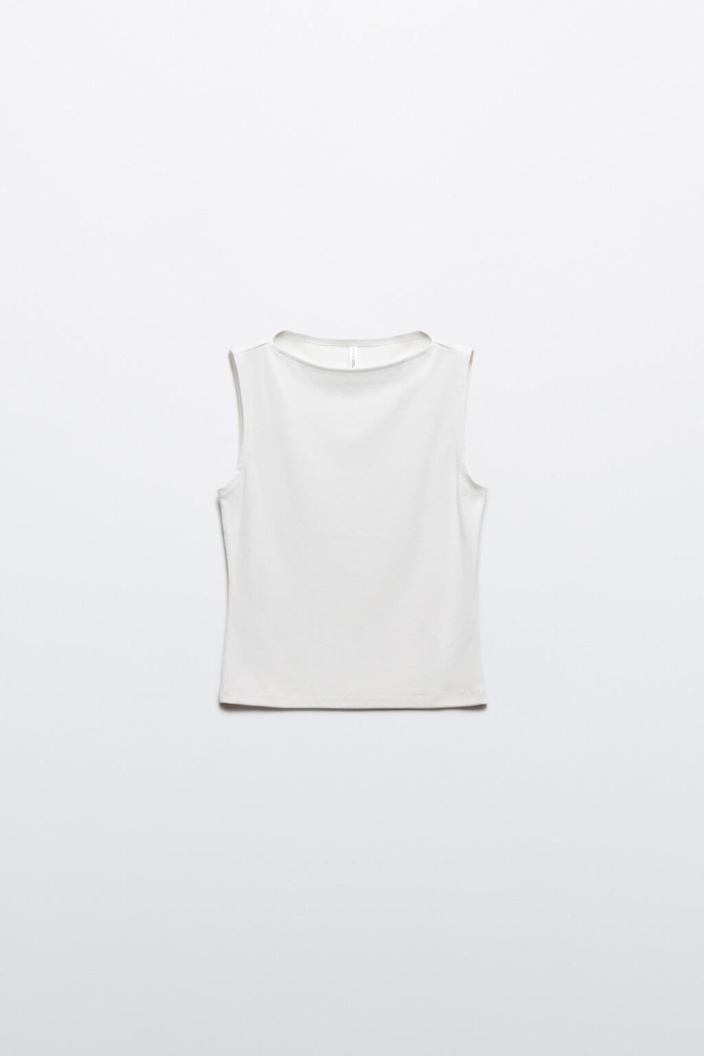 Майка вискозная с вырезом-лодочкой - цвет белый - 7