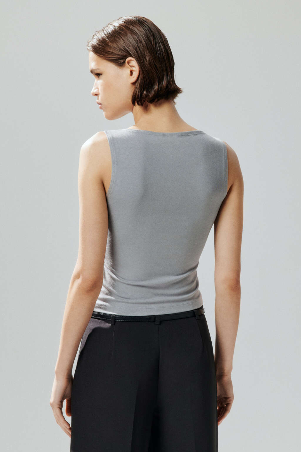 Майка вискозная с вырезом-лодочкой - цвет серый - 4