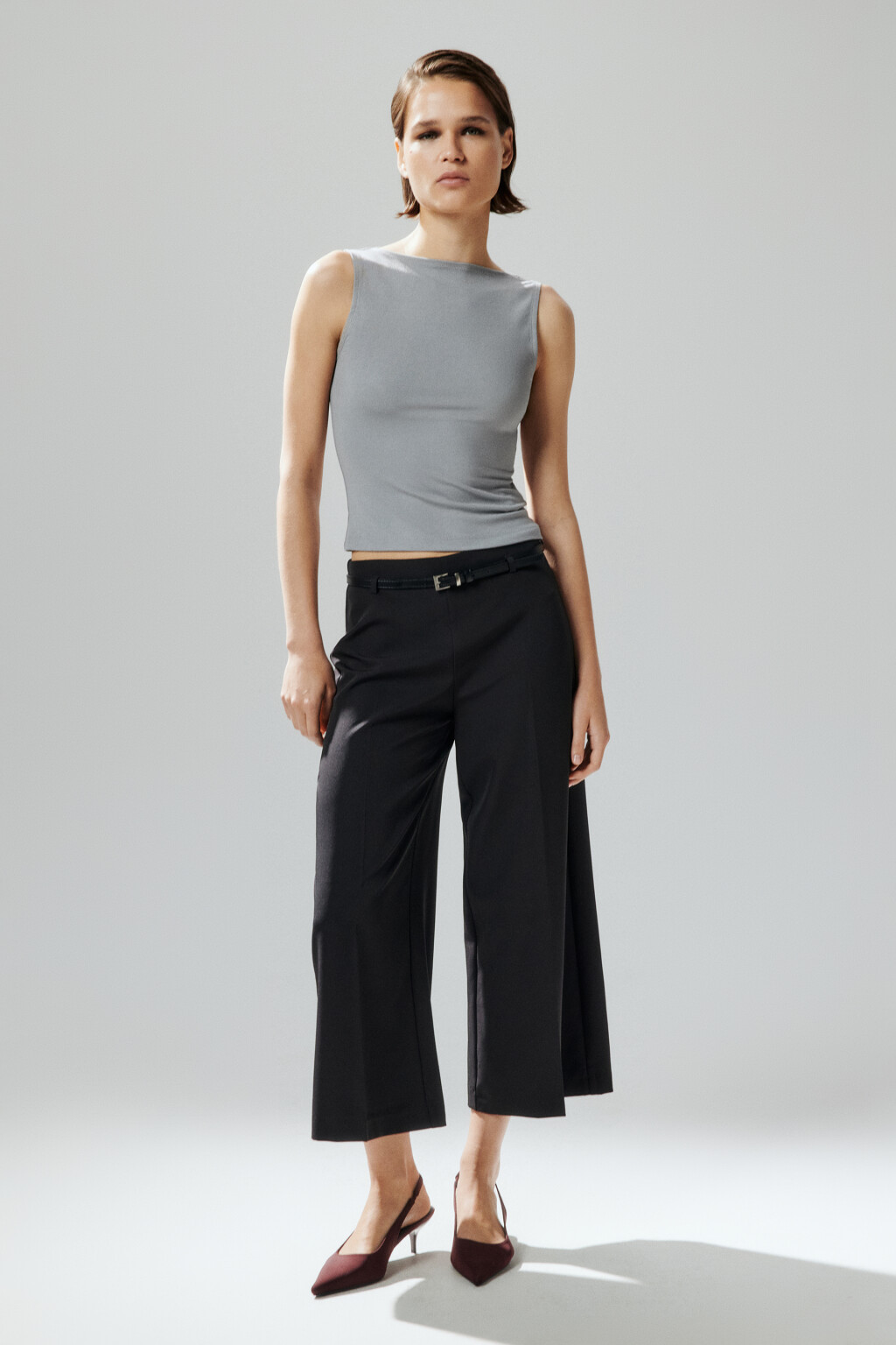 Майка вискозная с вырезом-лодочкой - цвет серый - 5