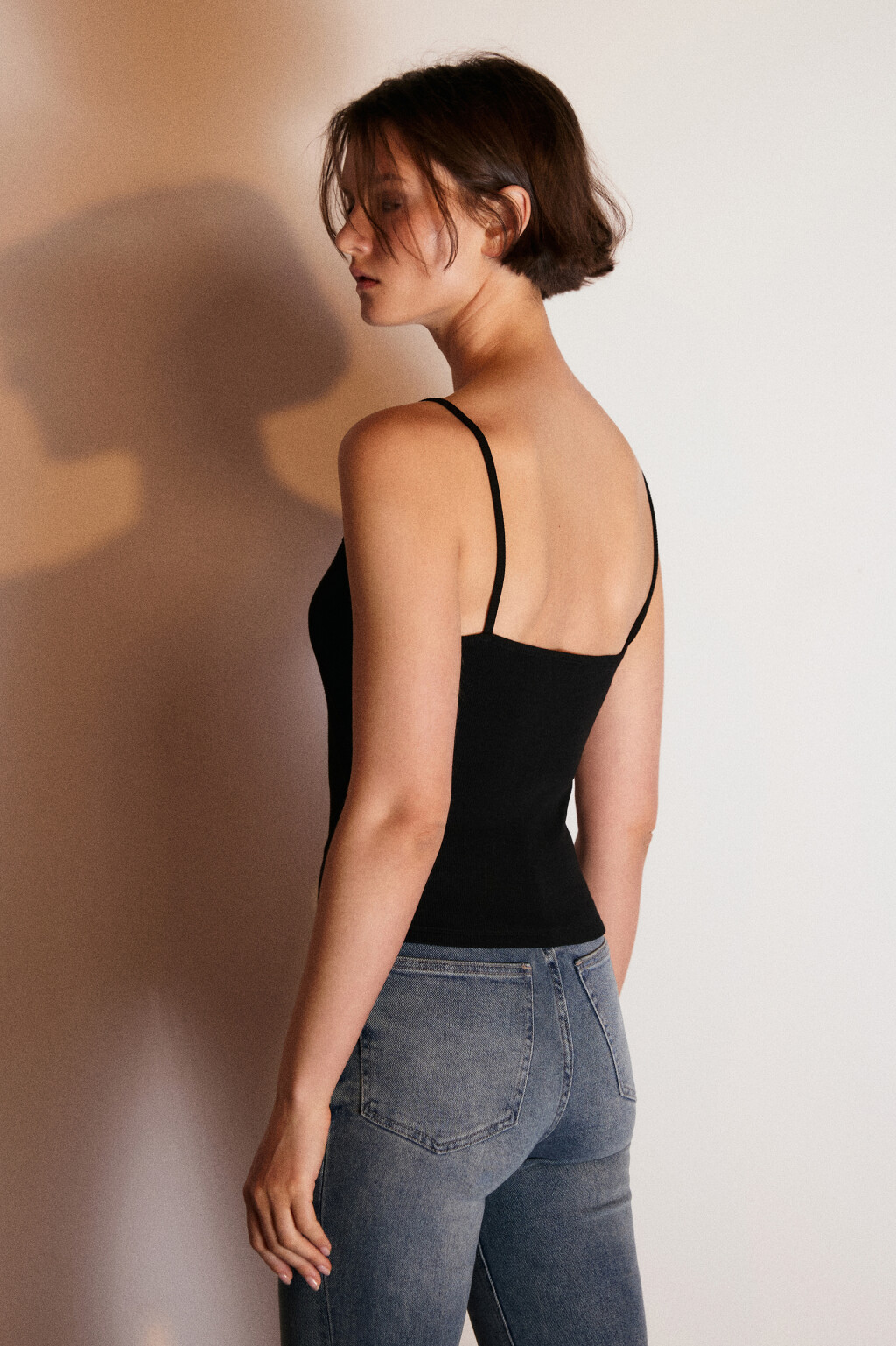 Топ на бретельках с кружевом - цвет черный - 3