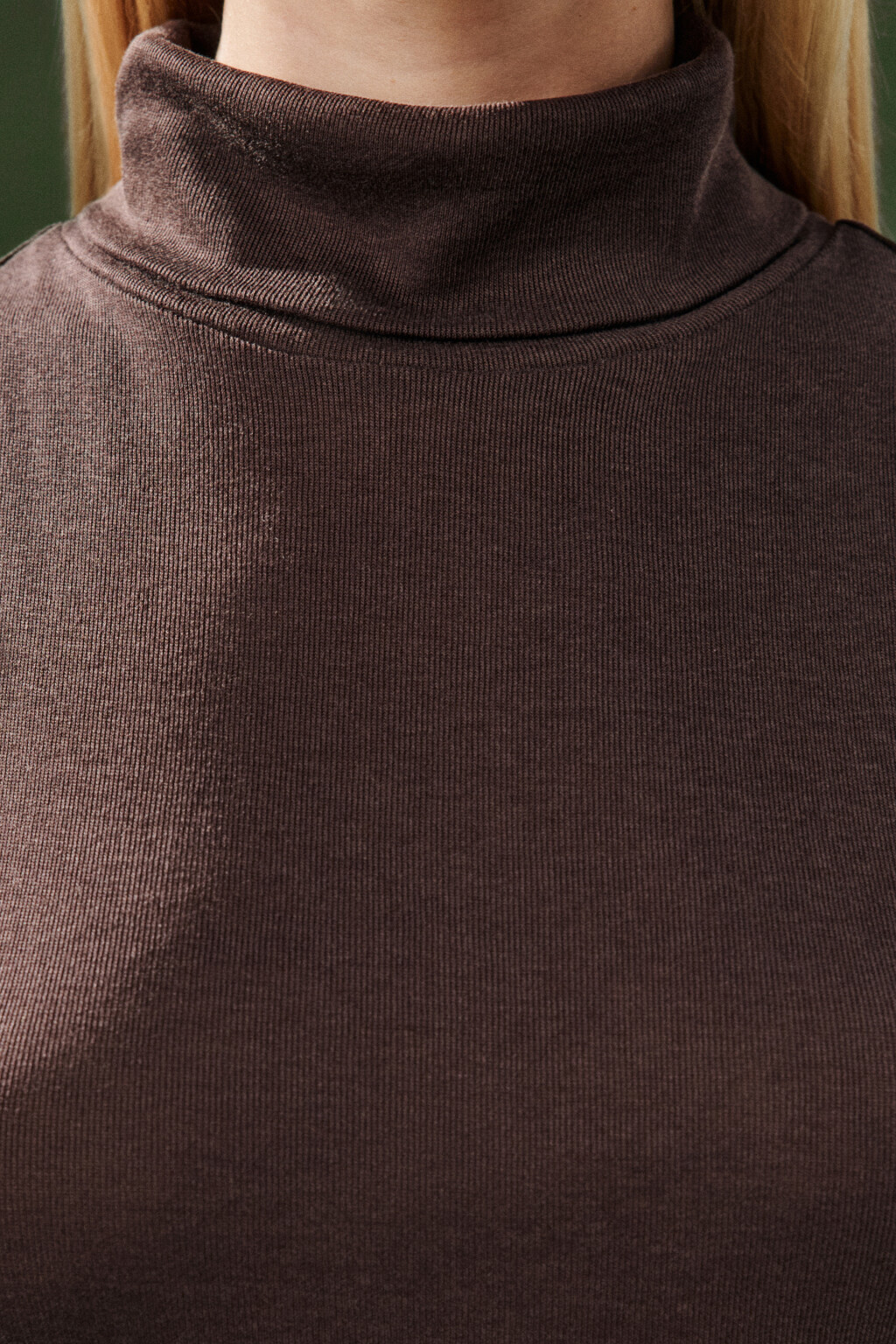 Топ-водолазка без рукавов - цвет коричневый - 6