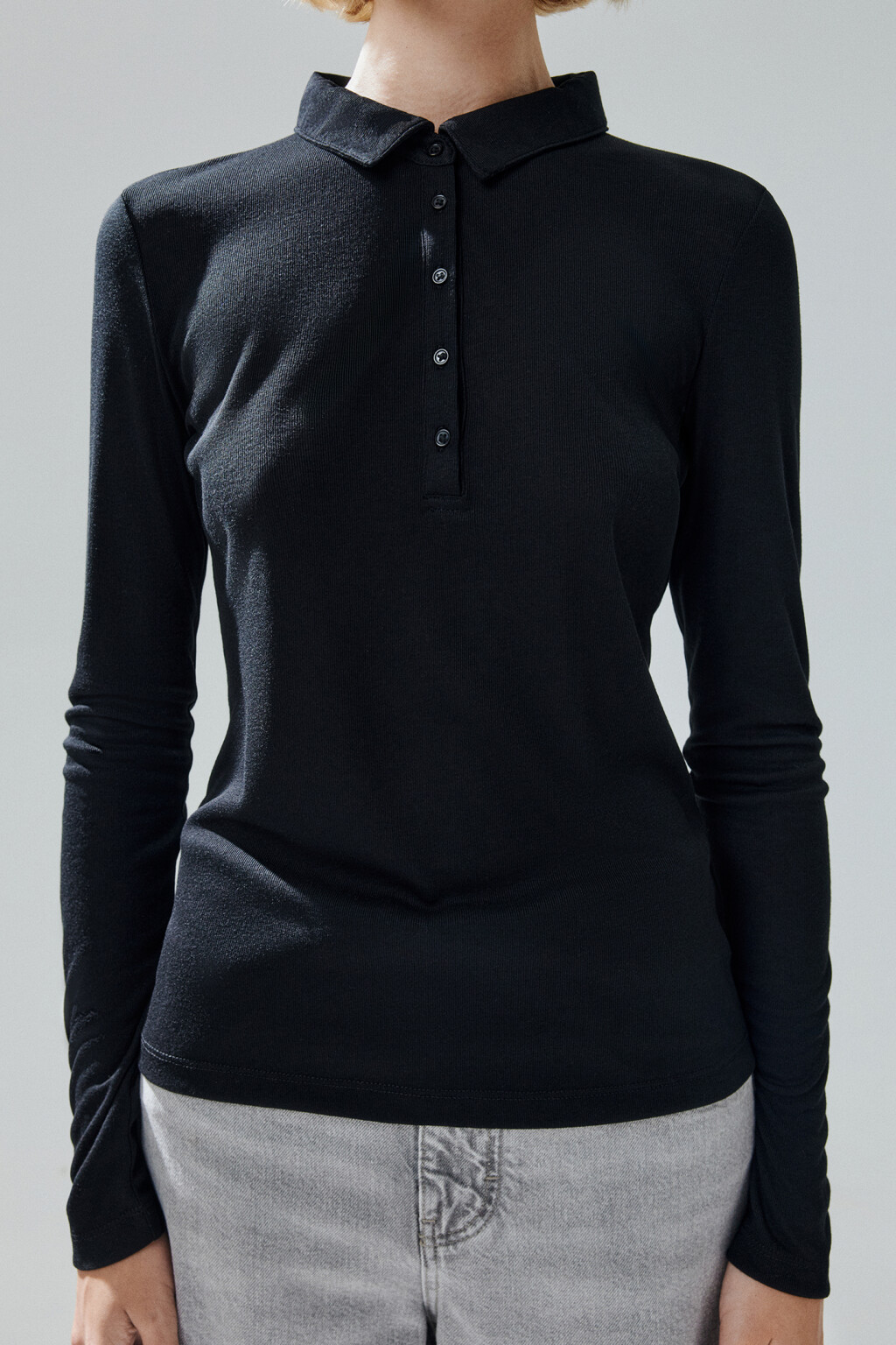 Лонгслив-поло из тонкого трикотажа - цвет черный - 5