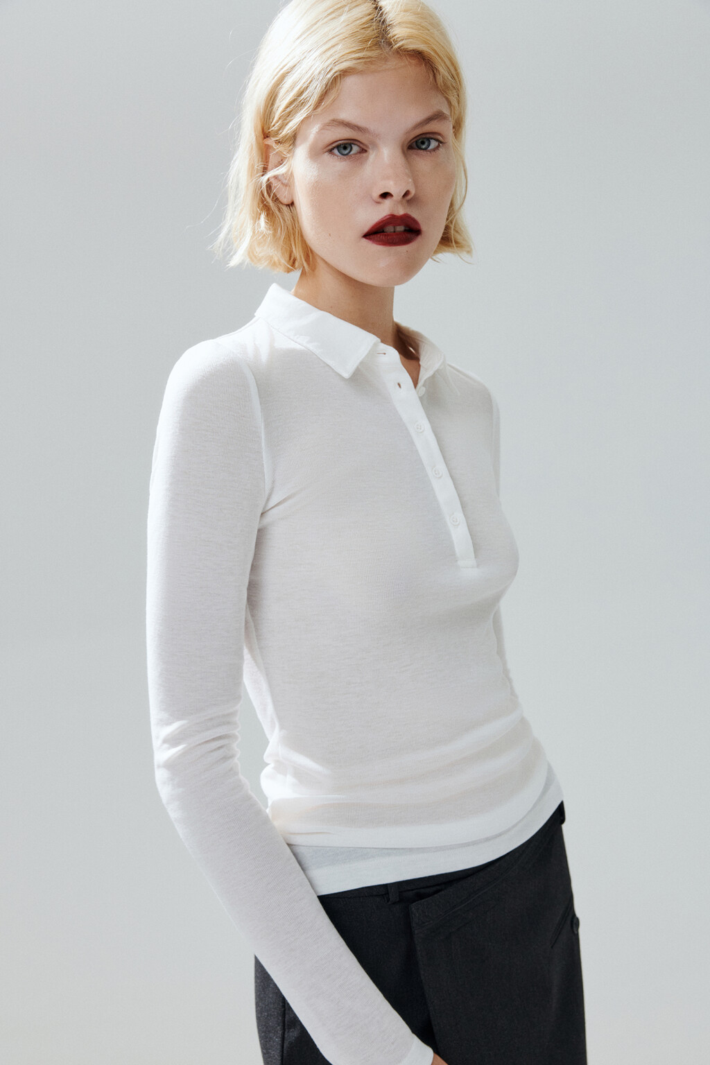 Лонгслив-поло из тонкого трикотажа - цвет молочный - 2