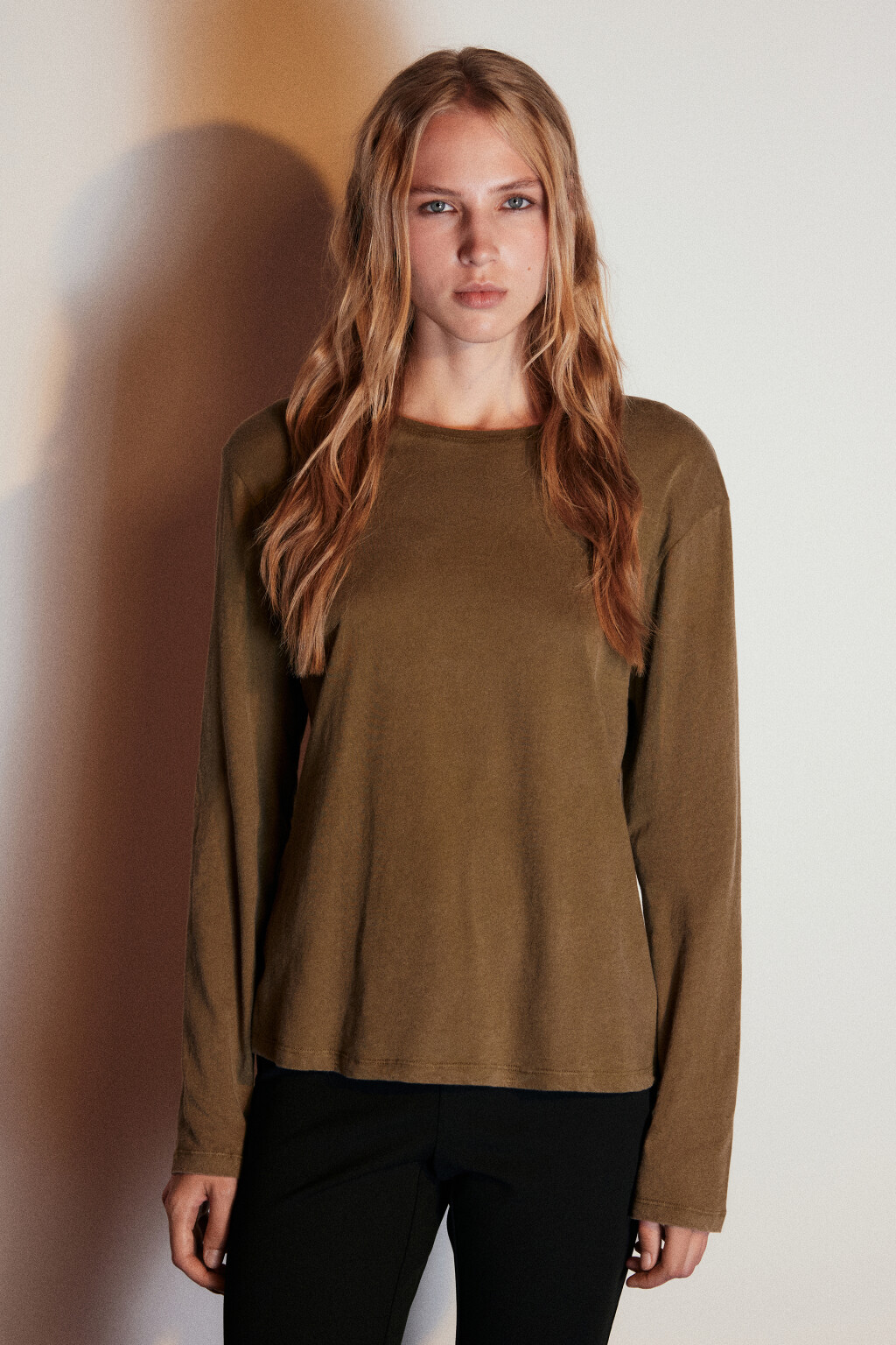 Лонгслив из хлопкового трикотажа - цвет зеленый - 2