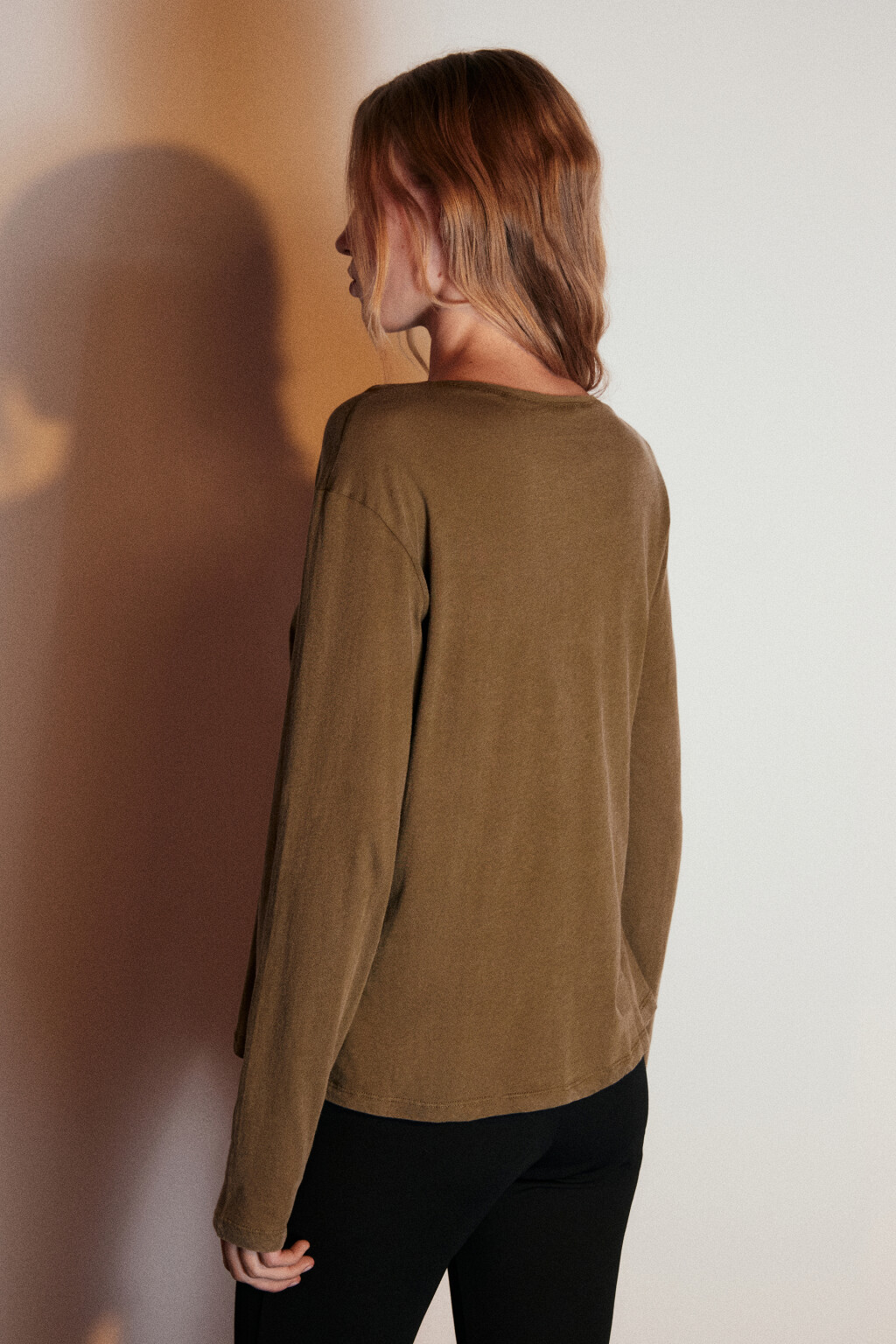 Лонгслив из хлопкового трикотажа - цвет зеленый - 3