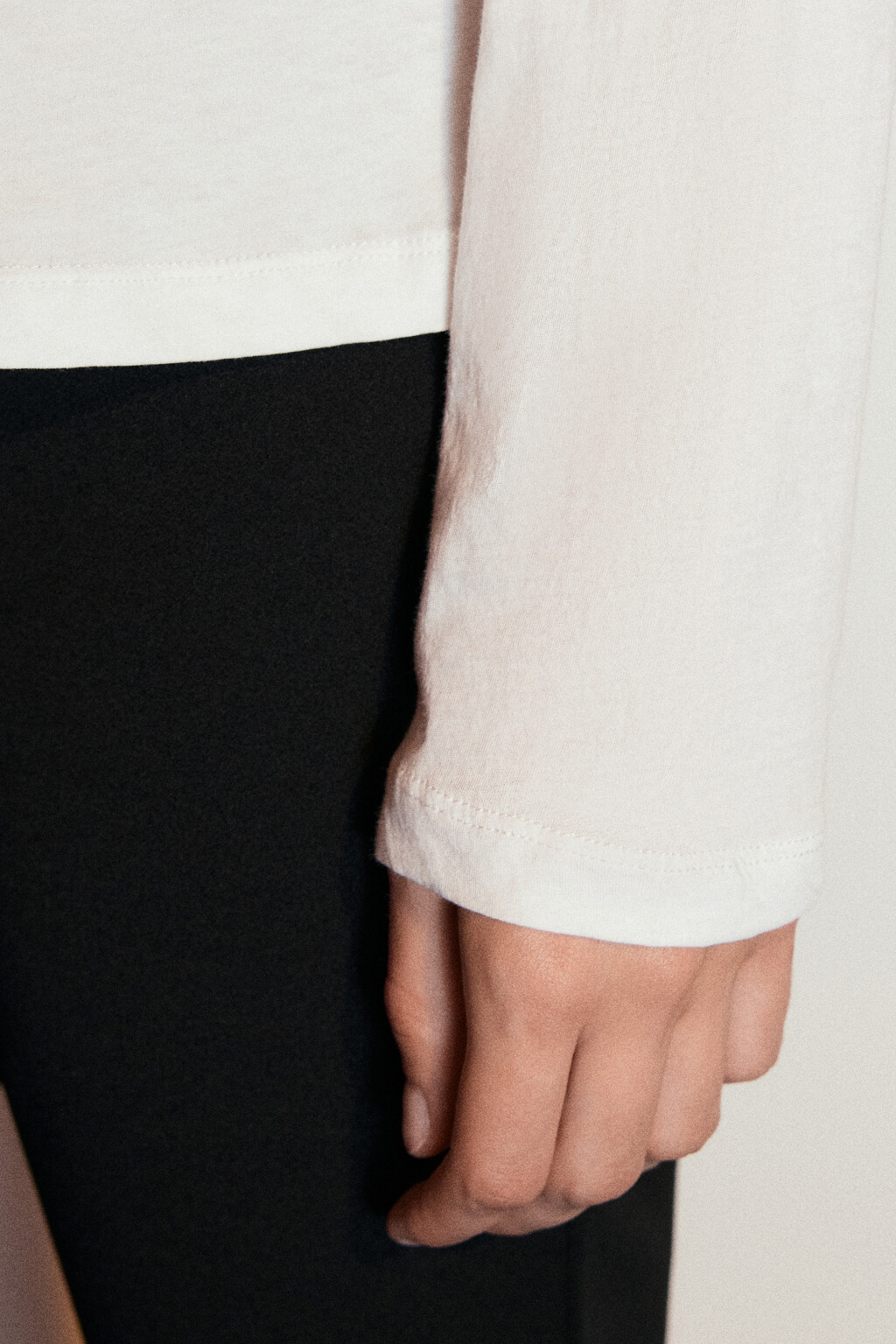 Лонгслив из хлопкового трикотажа - цвет белый - 7