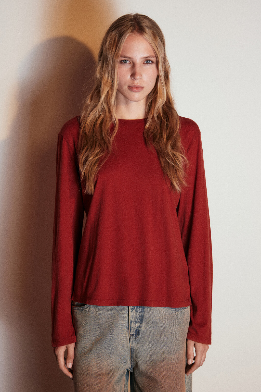 Лонгслив из хлопкового трикотажа - цвет красный - 3