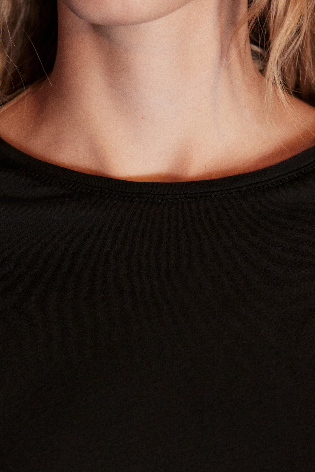 Лонгслив из хлопкового трикотажа - цвет черный - 5