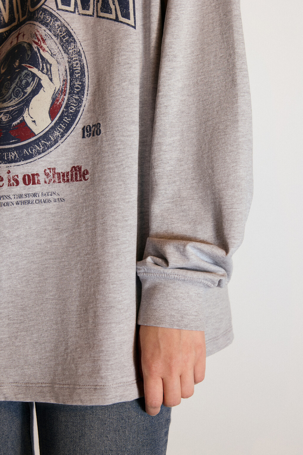 Лонгслив трикотажный с принтом - цвет серый - 6