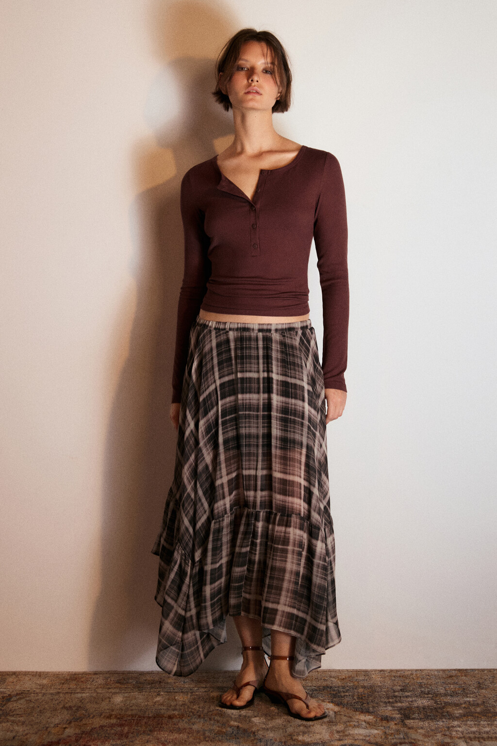 Лонгслив вискозный на пуговицах - цвет коричневый - 4