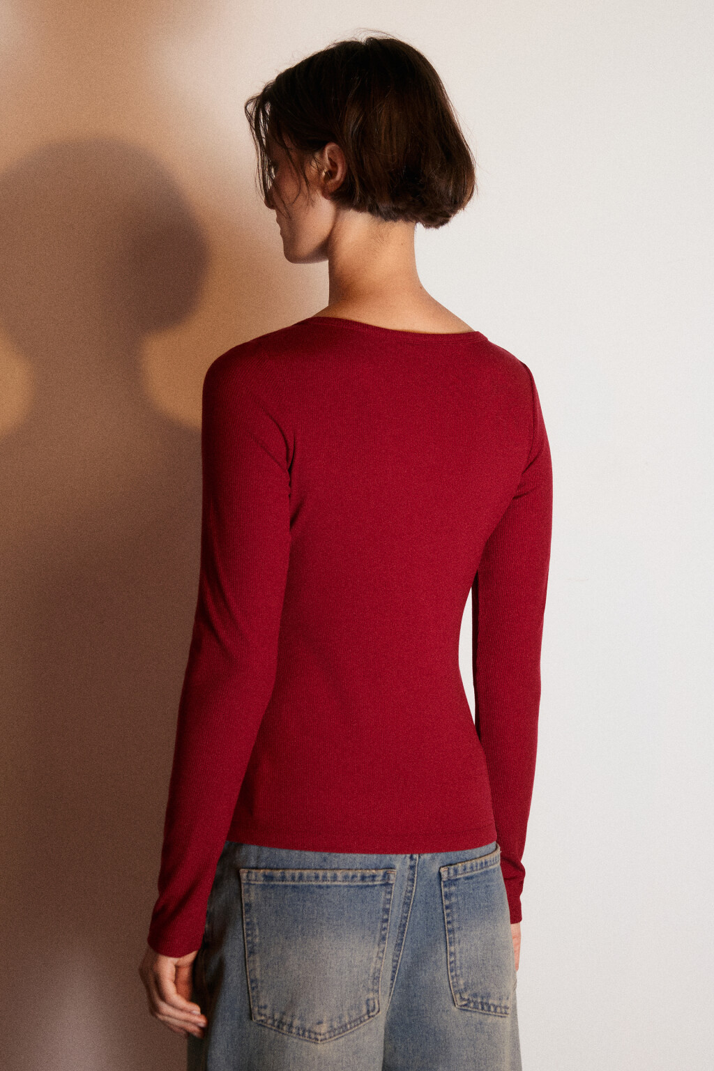 Лонгслив вискозный на пуговицах - цвет бордовый - 3
