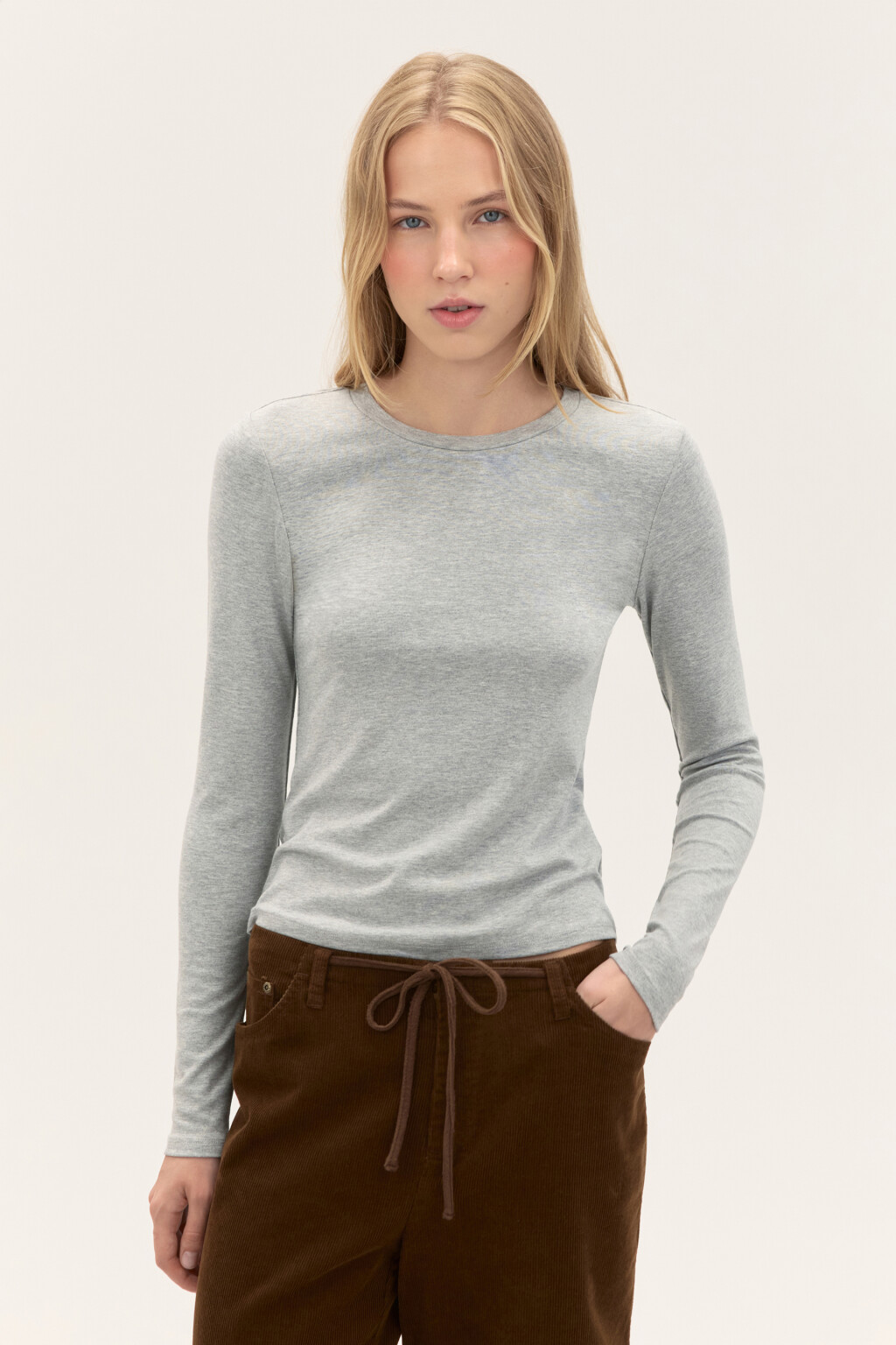 Лонгслив приталенный из вискозы - цвет серый - 2