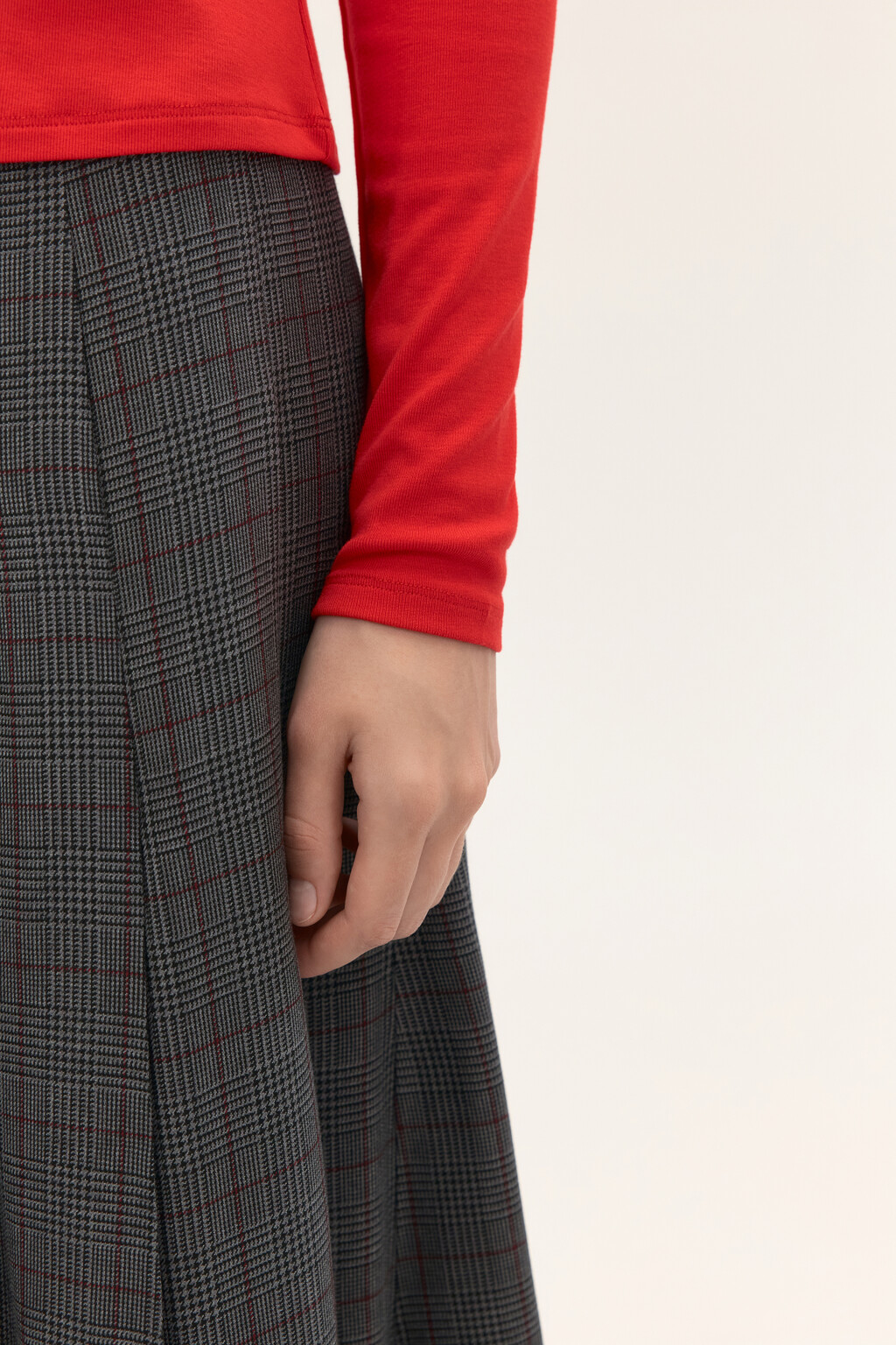 Лонгслив приталенный из вискозы - цвет красный - 7