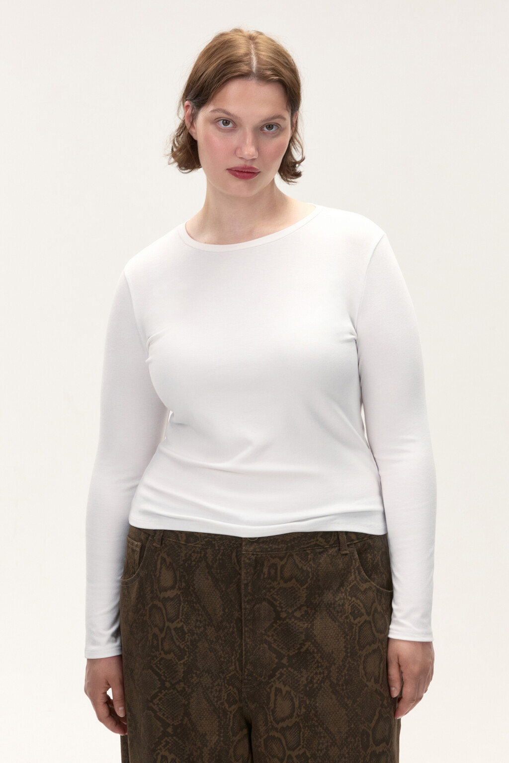 Лонгслив приталенный из вискозы - цвет белый - 2