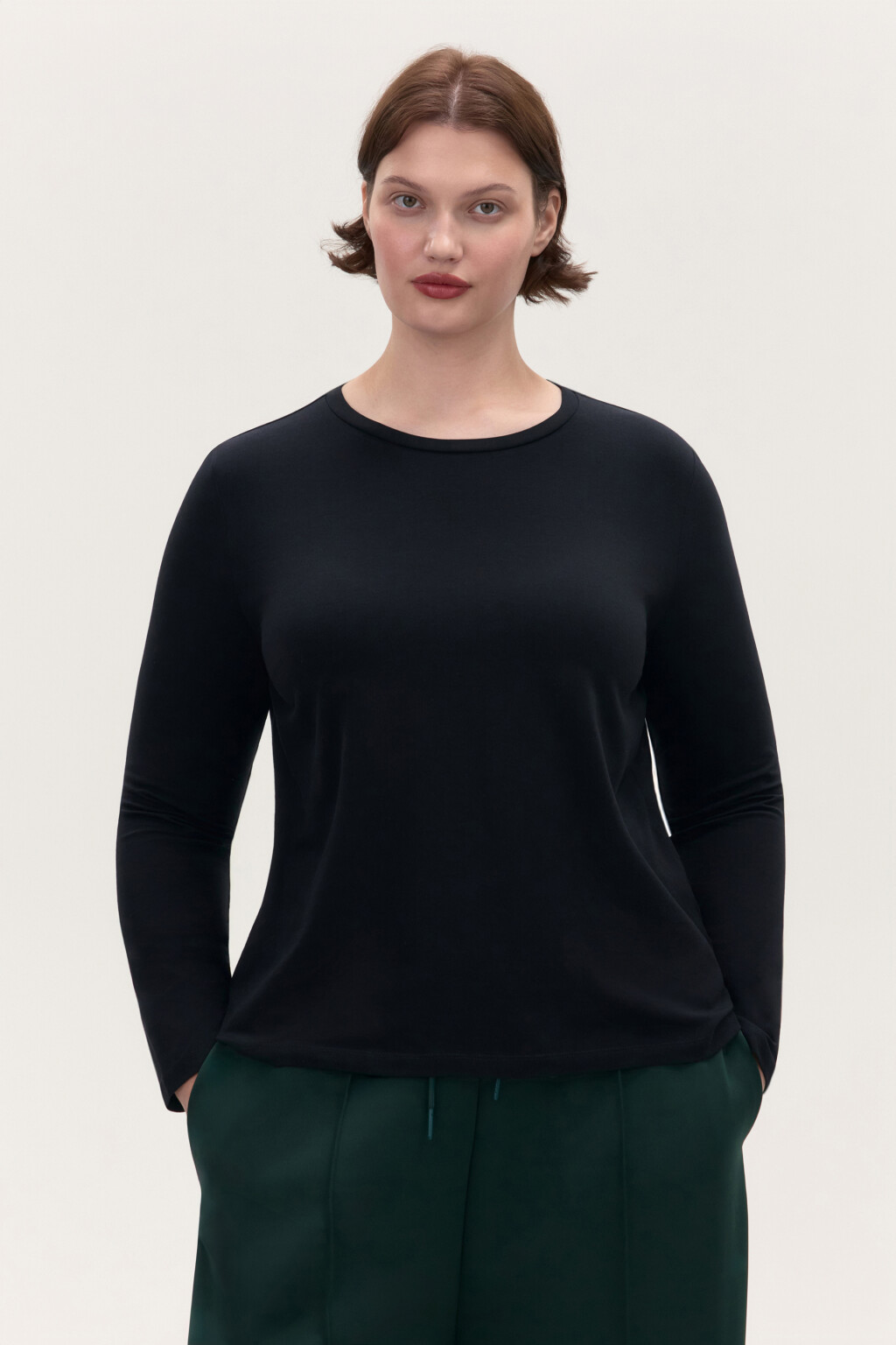 Лонгслив приталенный из вискозы - цвет черный - 2