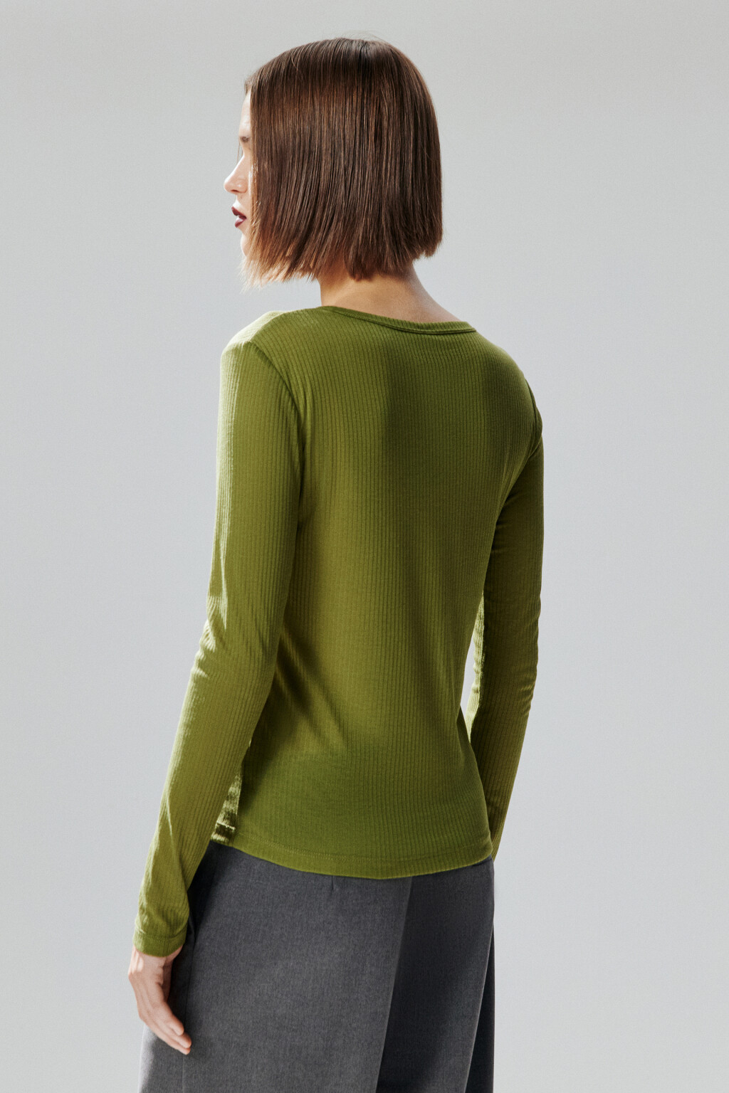 Лонгслив полупрозрачный в рубчик - цвет зеленый - 3