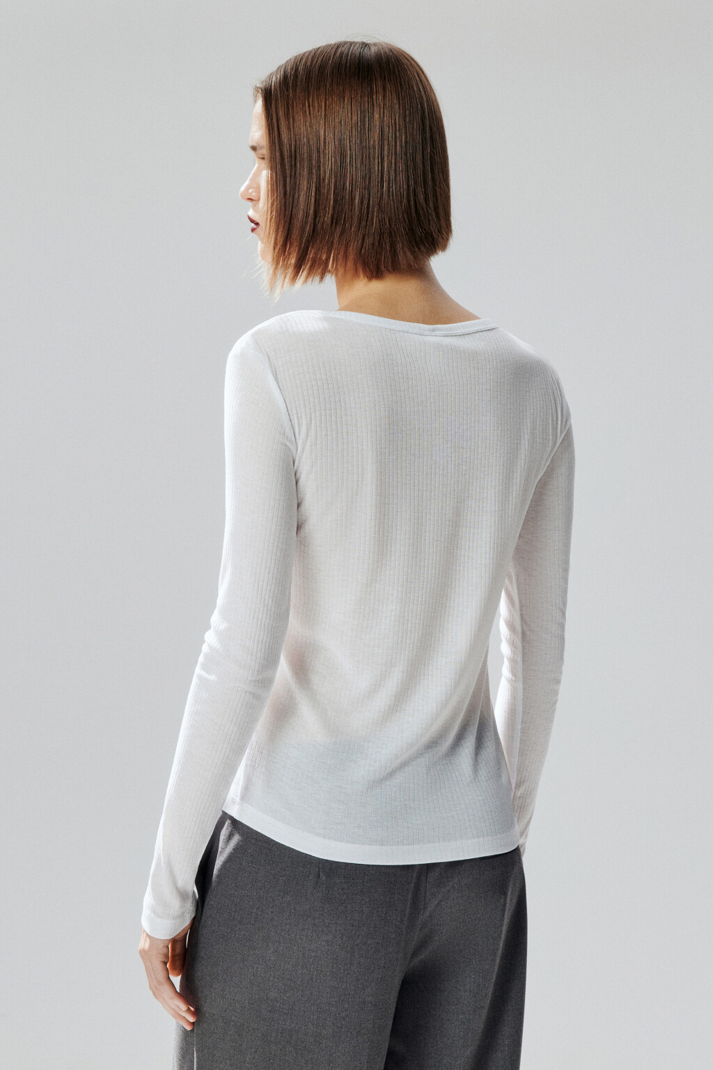 Лонгслив полупрозрачный в рубчик - цвет белый - 3