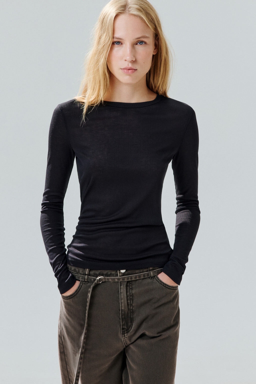 Лонгслив полупрозрачный в рубчик - цвет черный - 1