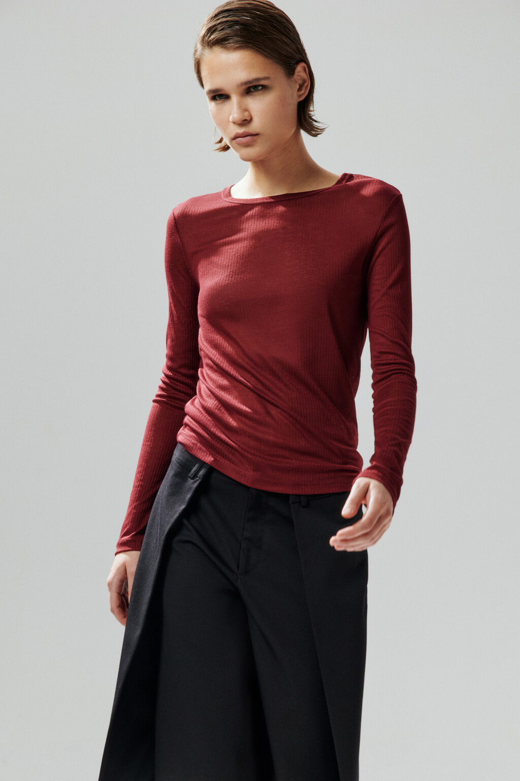 Лонгслив полупрозрачный в рубчик - цвет красный - 1