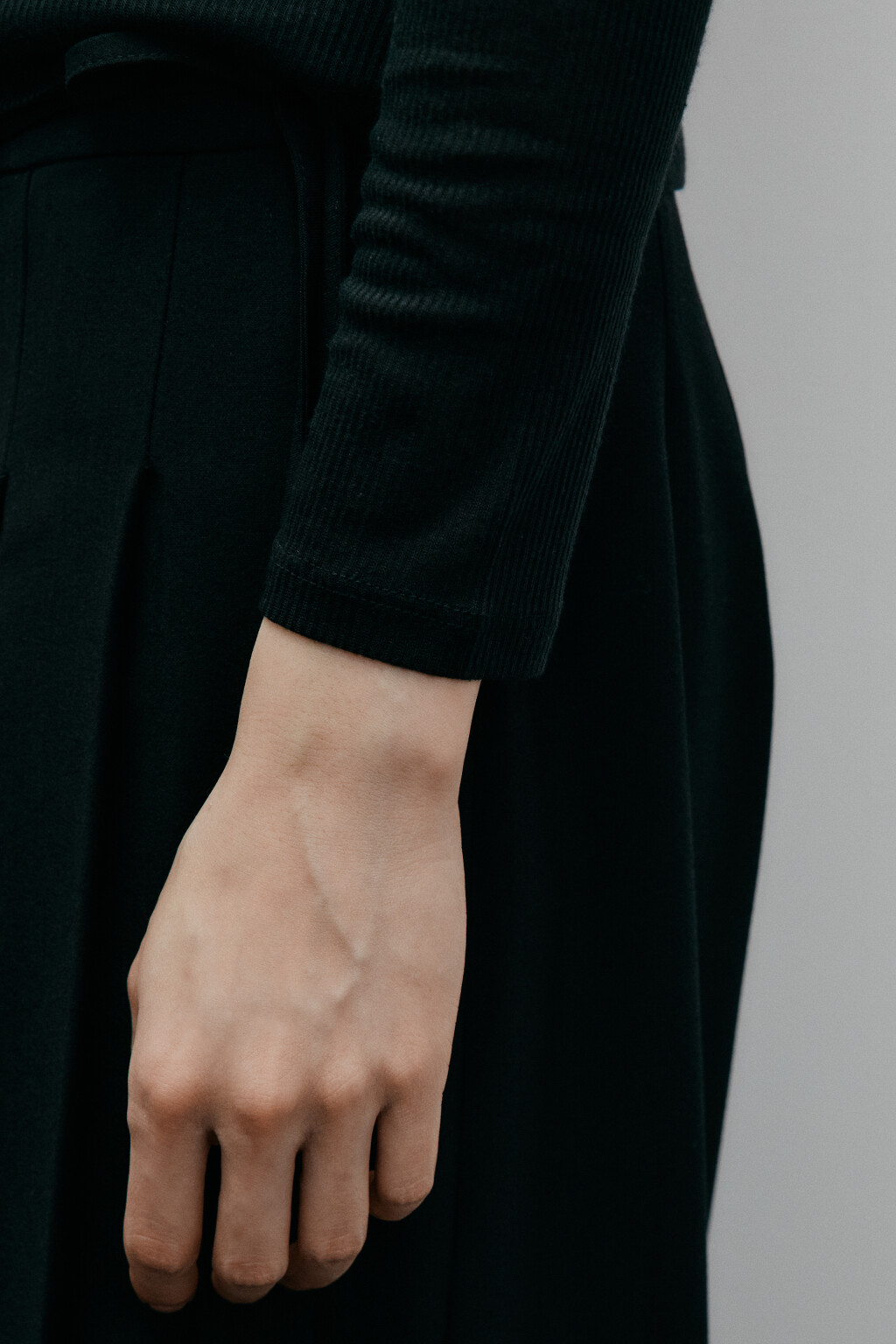 Лонгслив с имитацией майки - цвет черный - 7