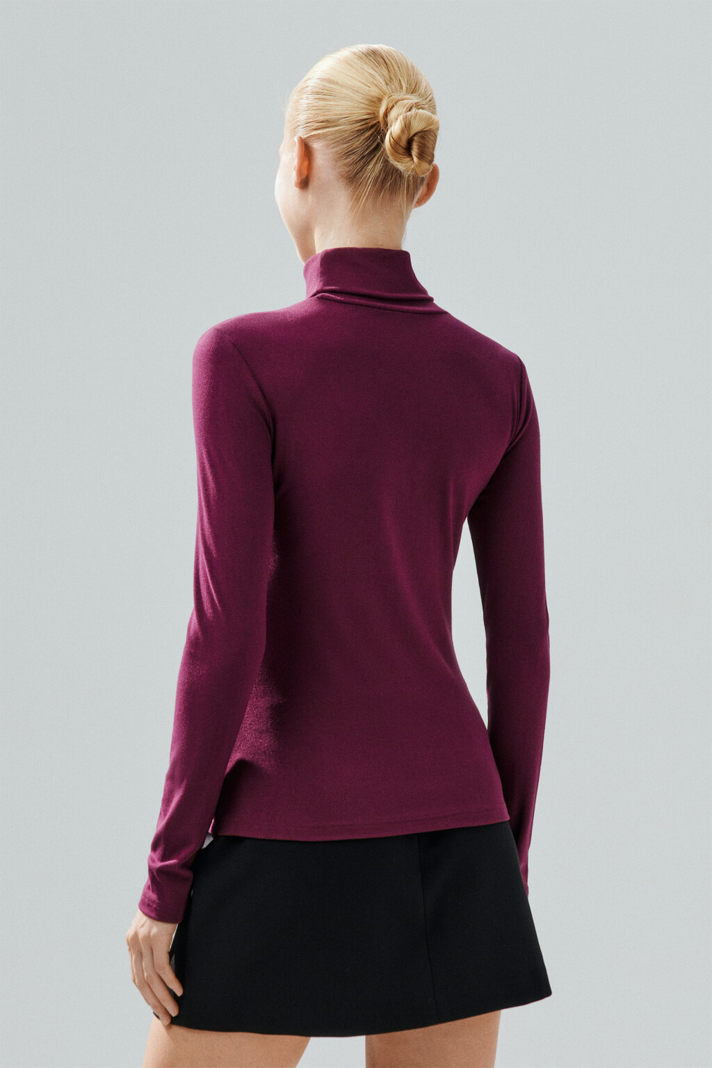 Водолазка из вискозного трикотажа - цвет бордовый - 3