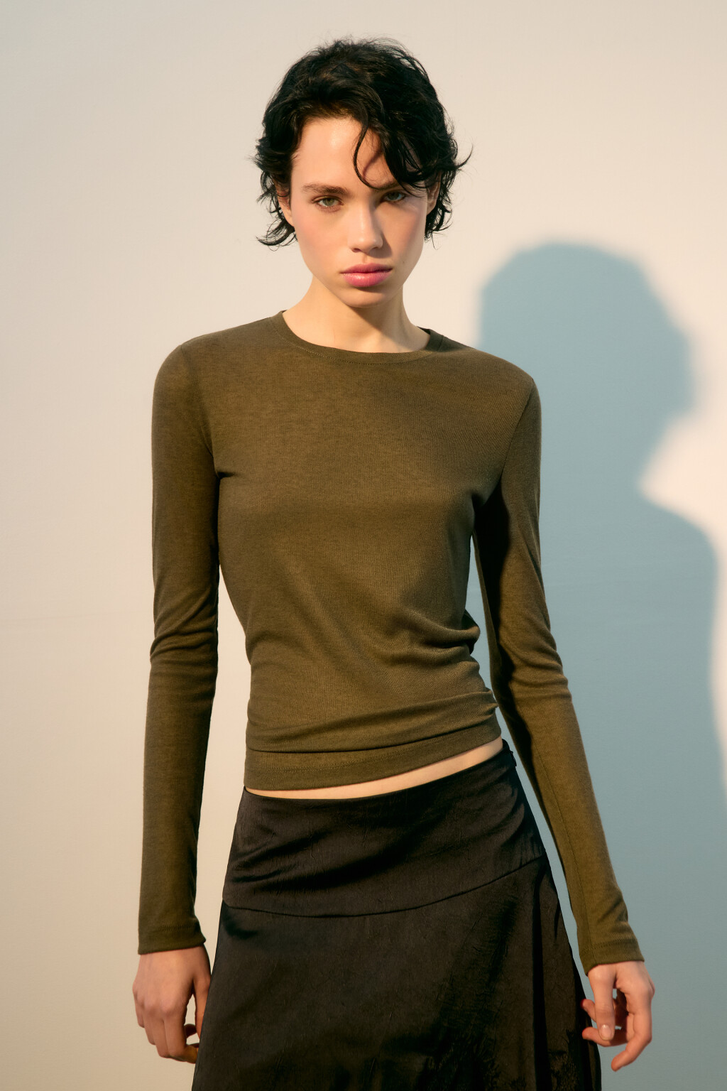 Лонгслив из тонкого трикотажа - цвет зеленый - 2