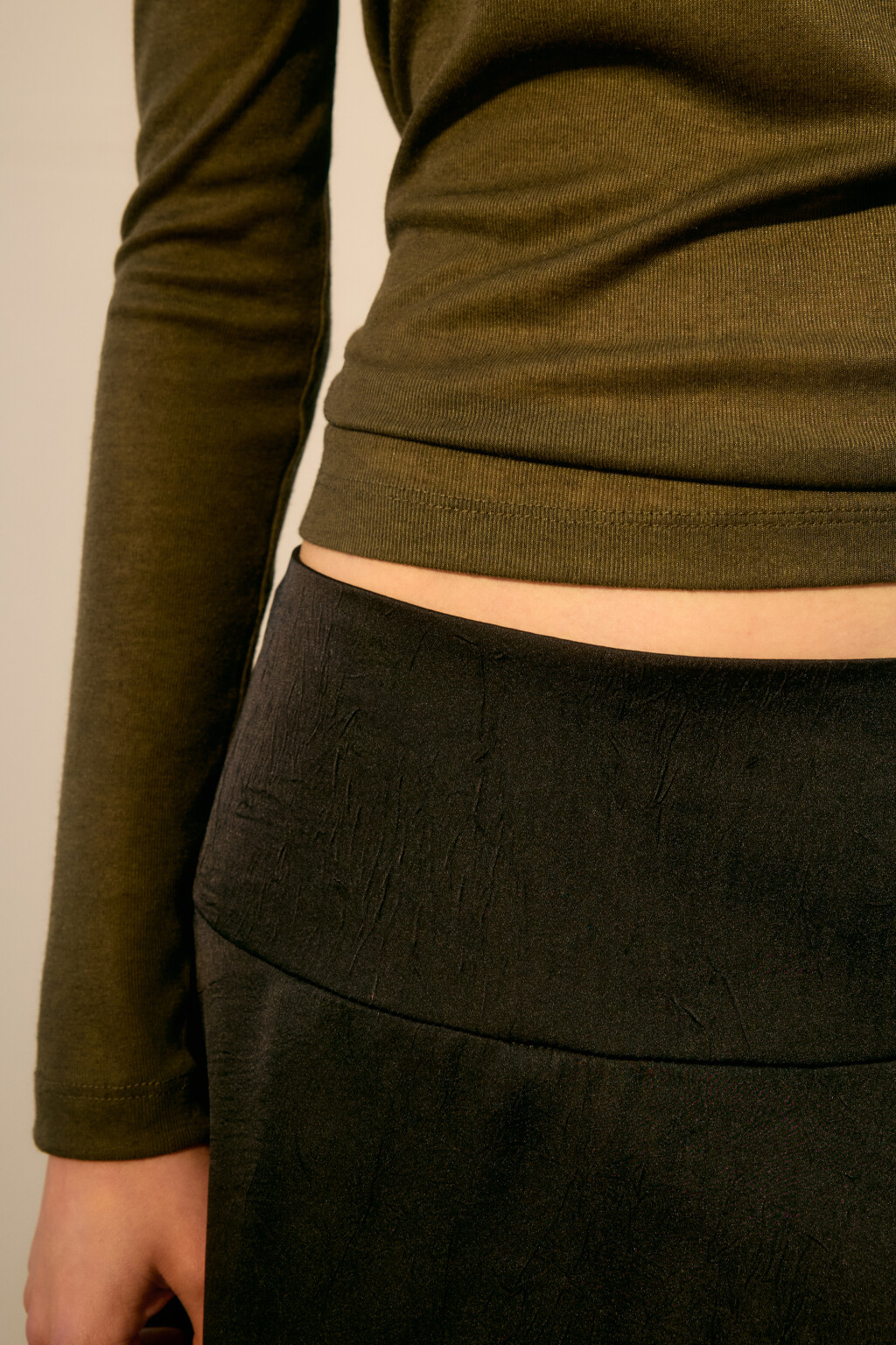 Лонгслив из тонкого трикотажа - цвет зеленый - 6