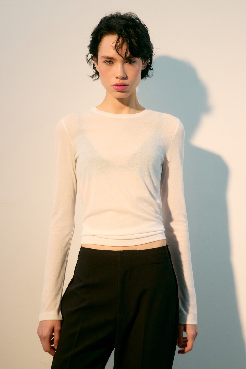 Лонгслив из тонкого трикотажа - цвет белый - 2