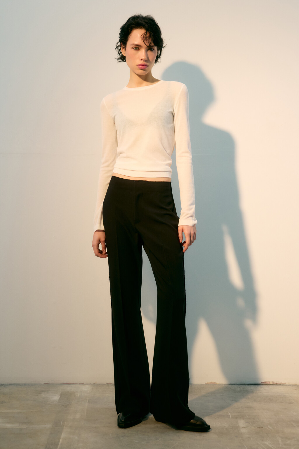 Лонгслив из тонкого трикотажа - цвет белый - 4