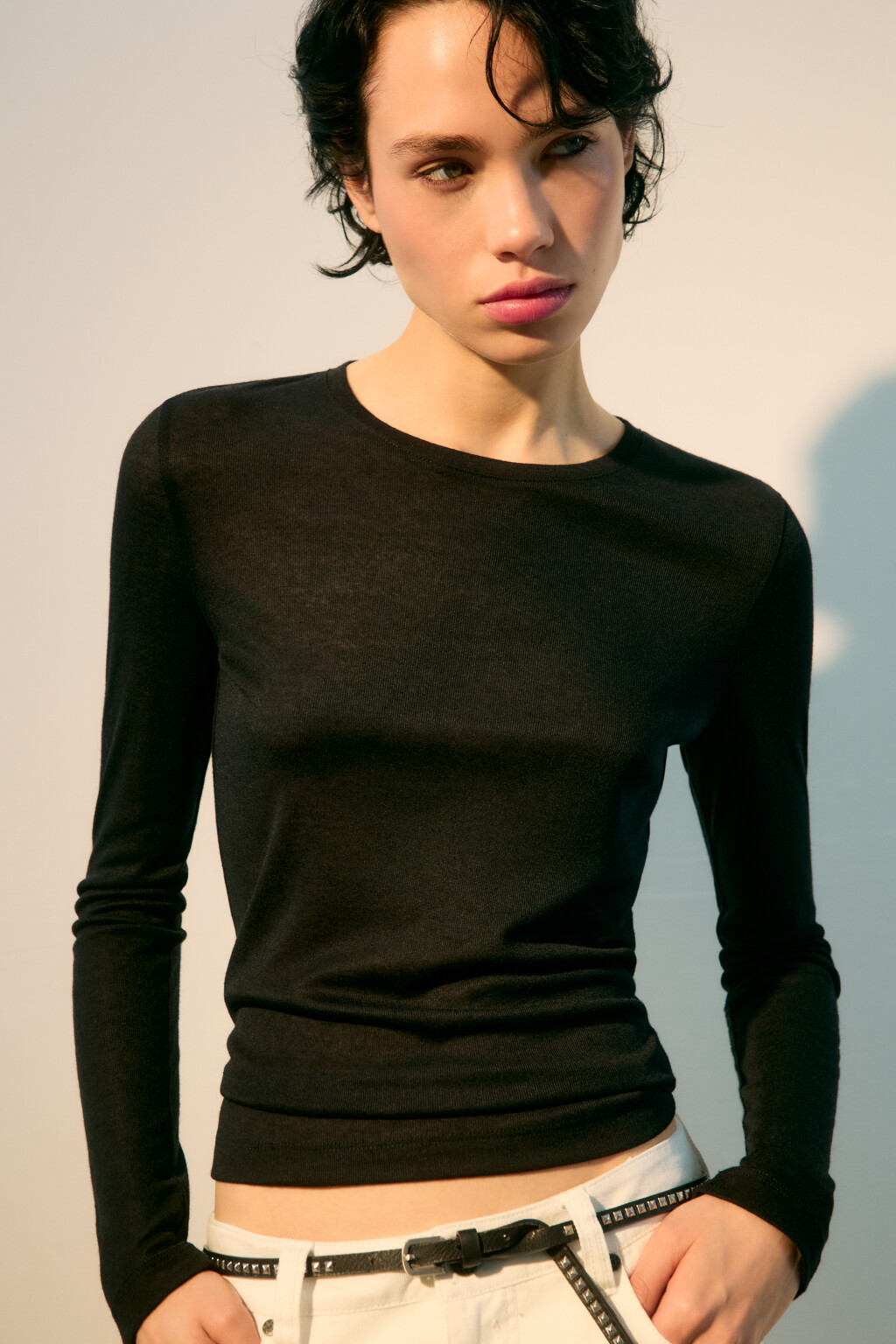 Лонгслив из тонкого трикотажа - цвет черный - 1