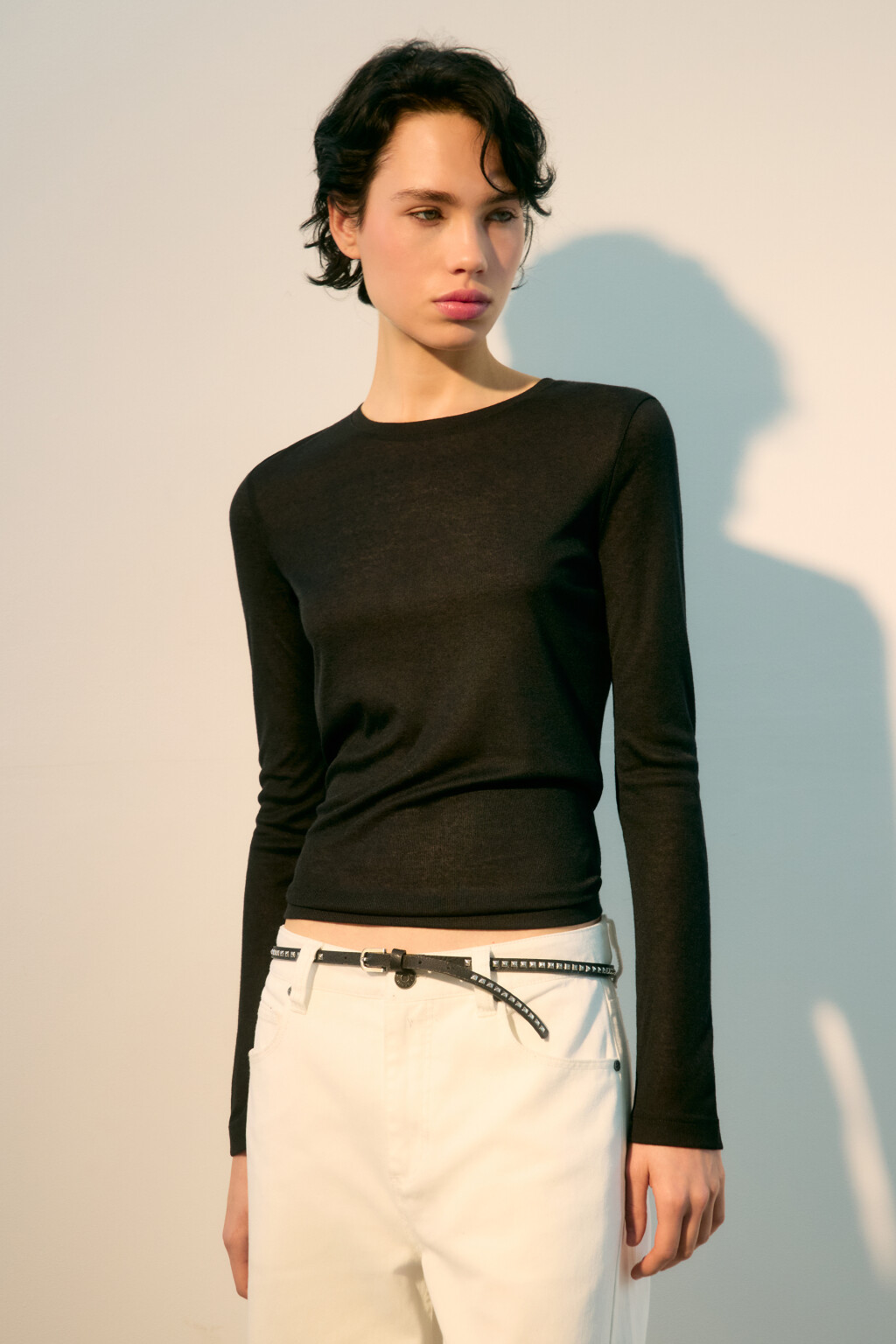 Лонгслив из тонкого трикотажа - цвет черный - 2