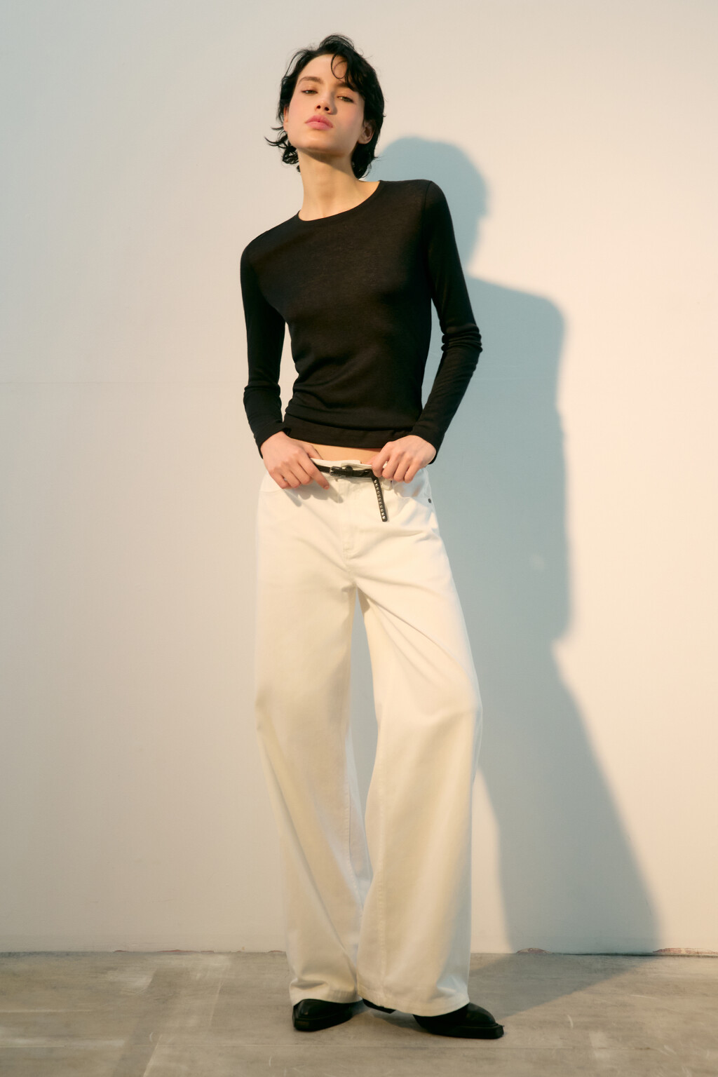 Лонгслив из тонкого трикотажа - цвет черный - 4