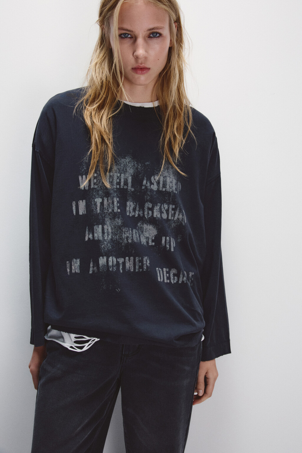 Лонгслив со стиркой и принтом - цвет серый - 1