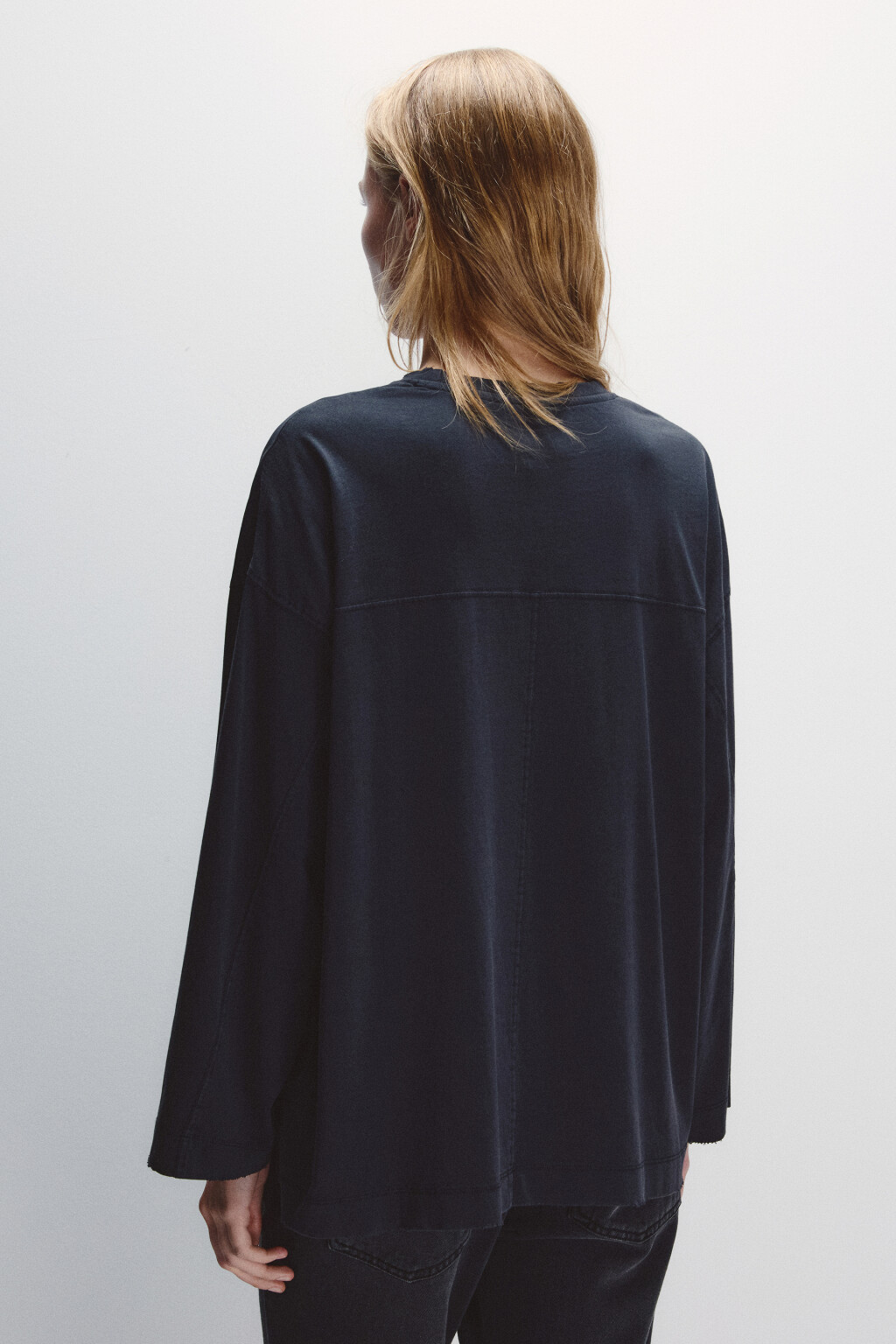 Лонгслив со стиркой и принтом - цвет серый - 4