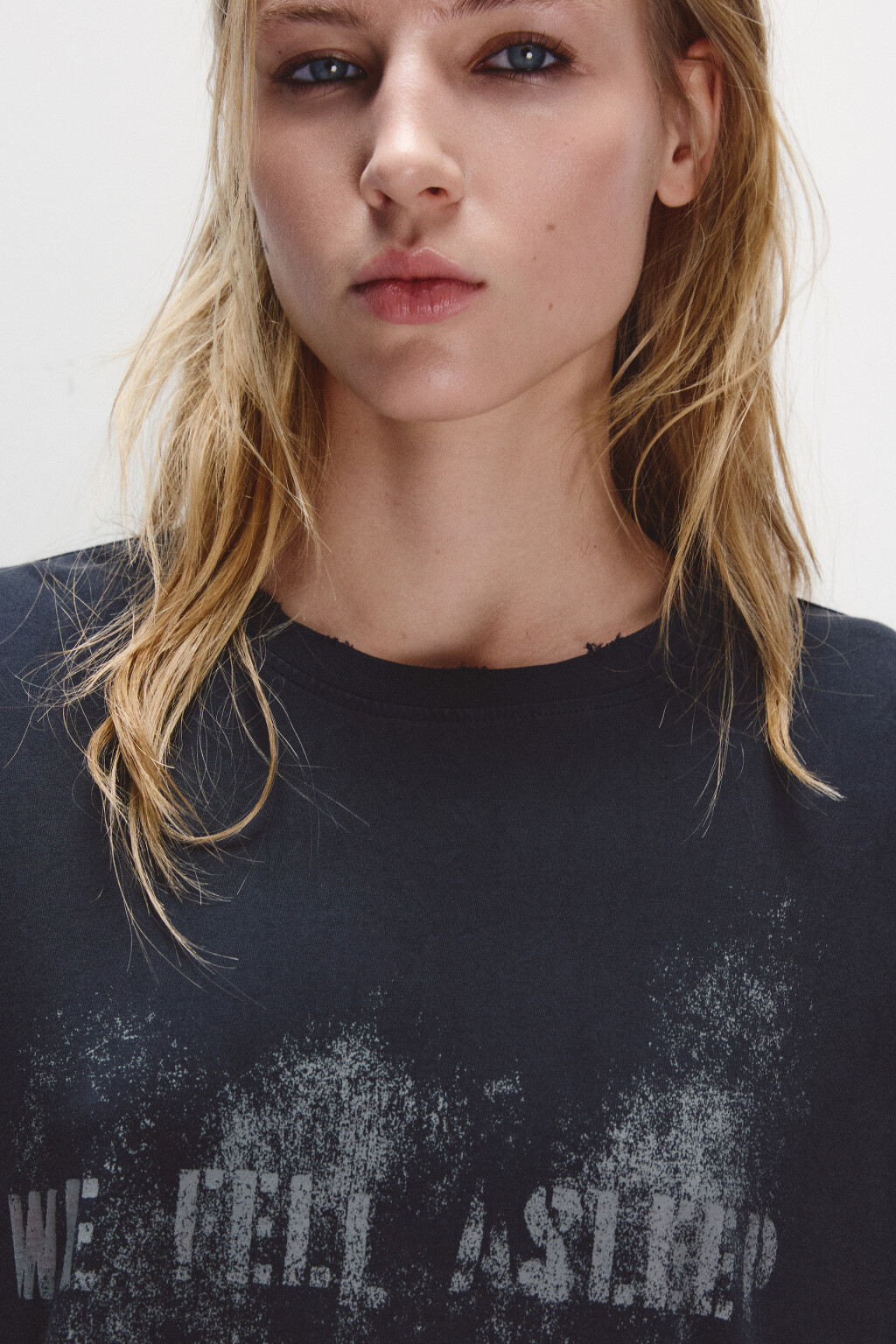 Лонгслив со стиркой и принтом - цвет серый - 6