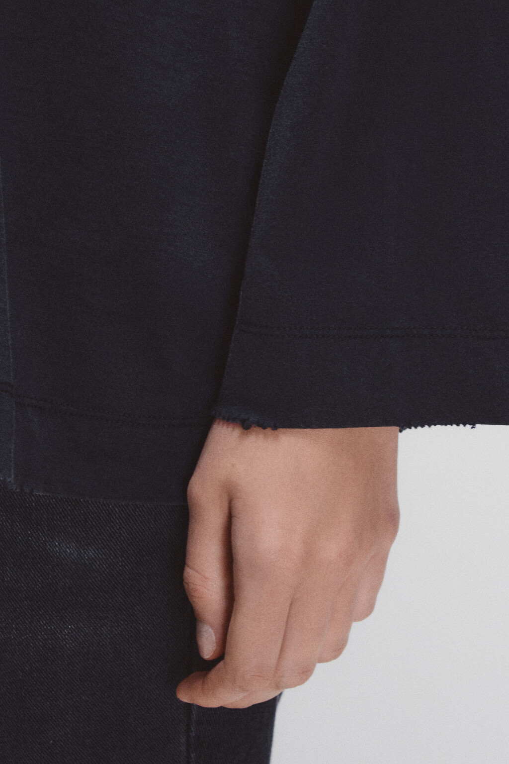 Лонгслив со стиркой и принтом - цвет серый - 7