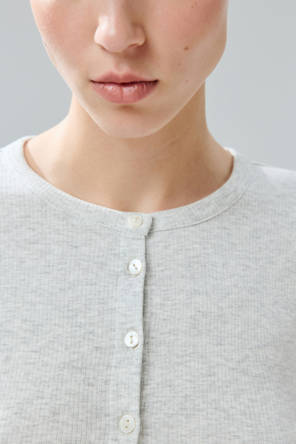 Лонгслив в рубчик на пуговицах - цвет серый - 6