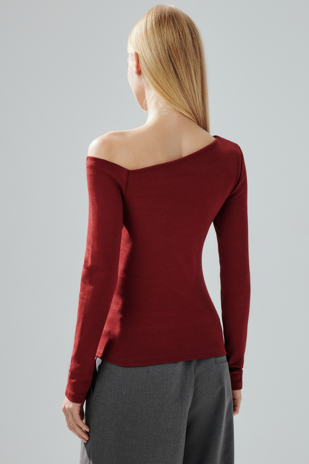 Лонгслив асимметричный на одно плечо - цвет бордовый - 4