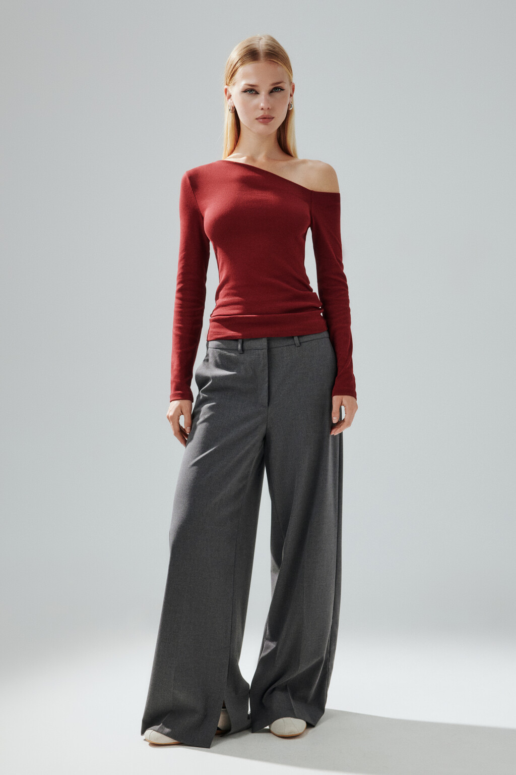 Лонгслив асимметричный на одно плечо - цвет бордовый - 5