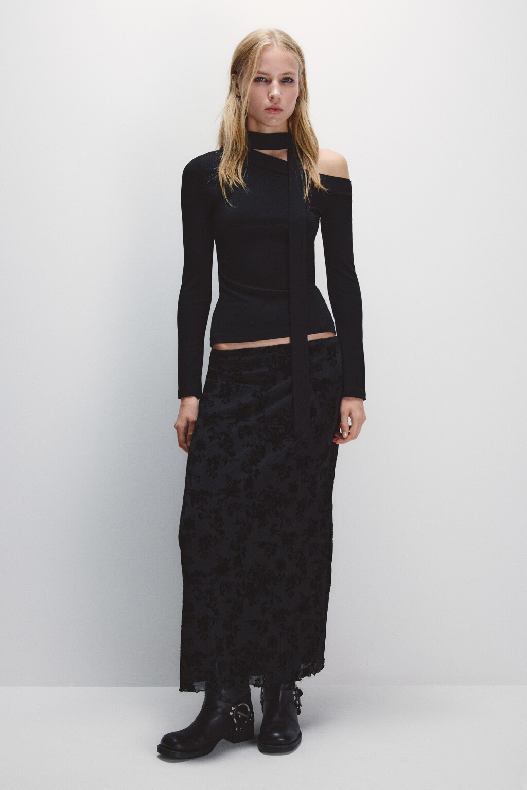 Лонгслив на одно плечо с шарфом - цвет черный - 5