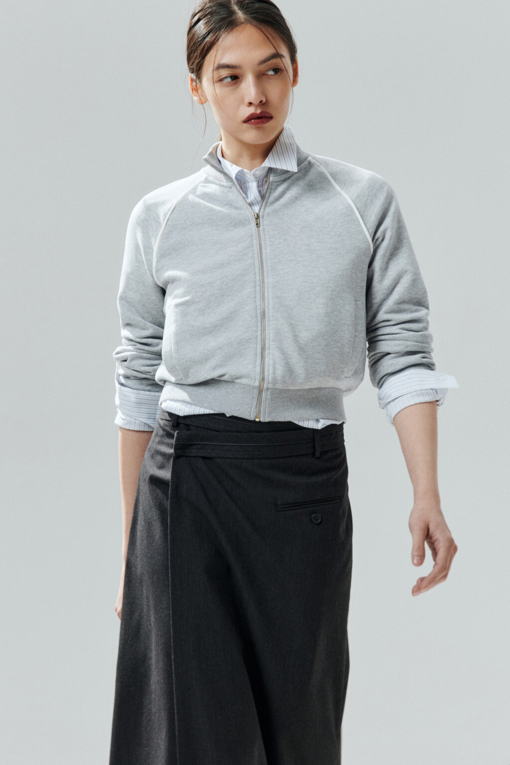 Толстовка на молнии с лампасами - цвет серый - 1