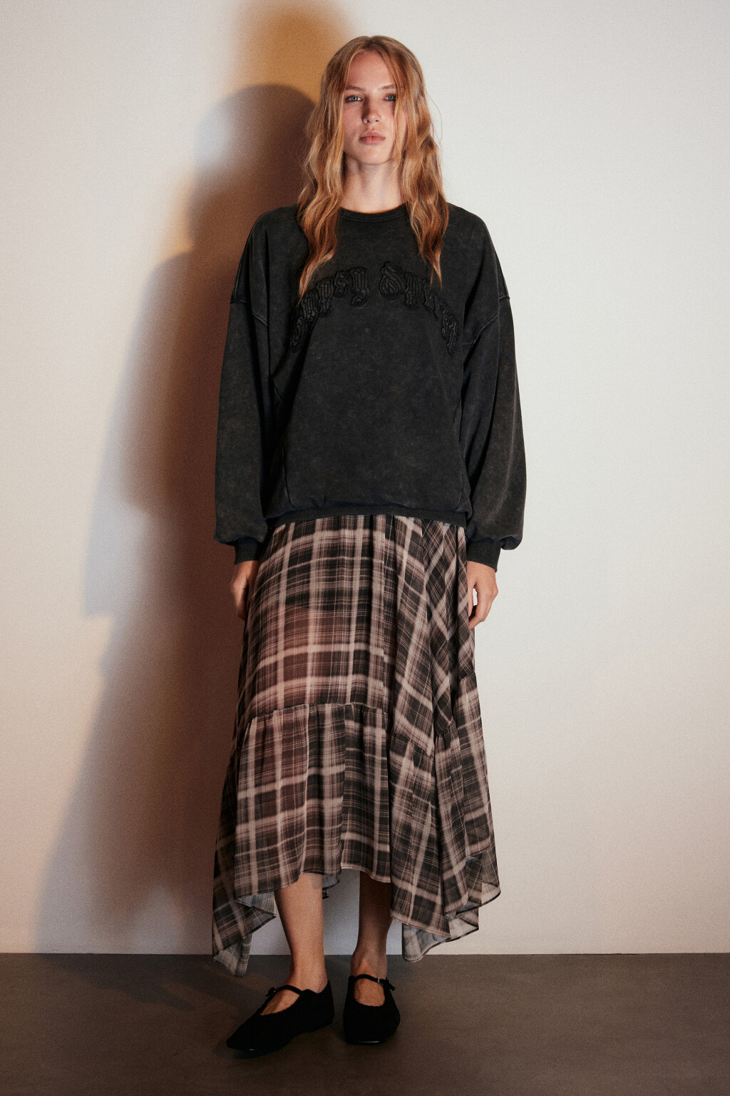 Свитшот с вареным эффектом и принтом - цвет серый - 4