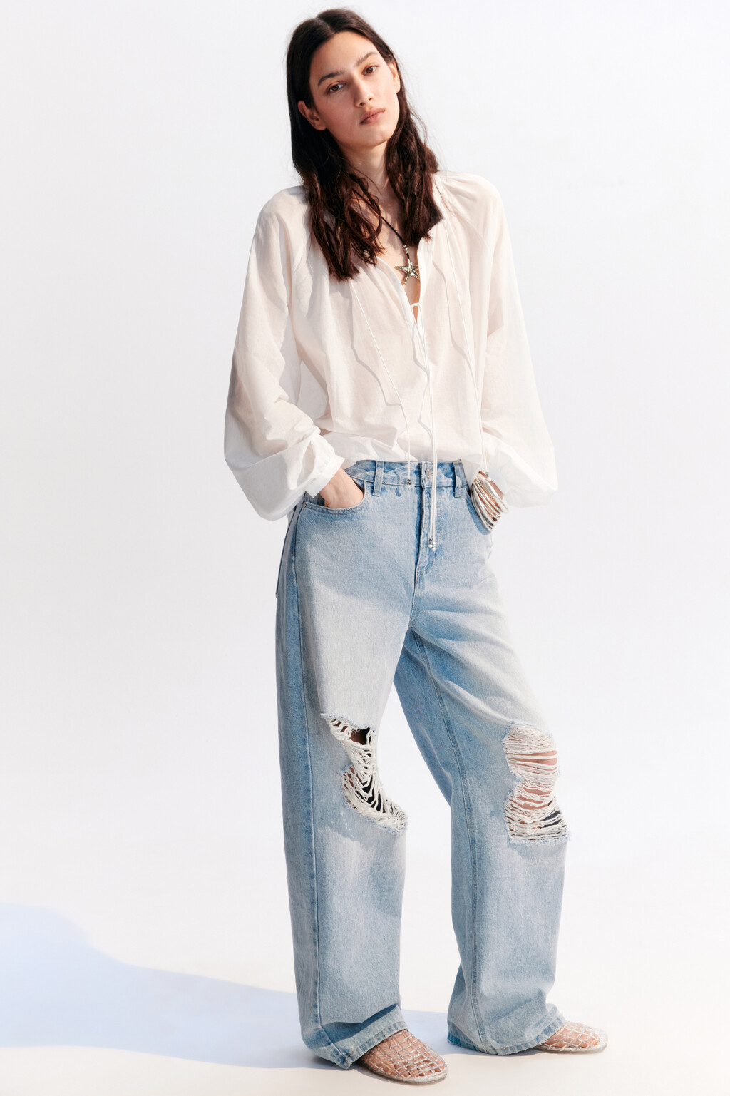 Джинсы baggy рваные на низкой посадке - цвет голубой - 2