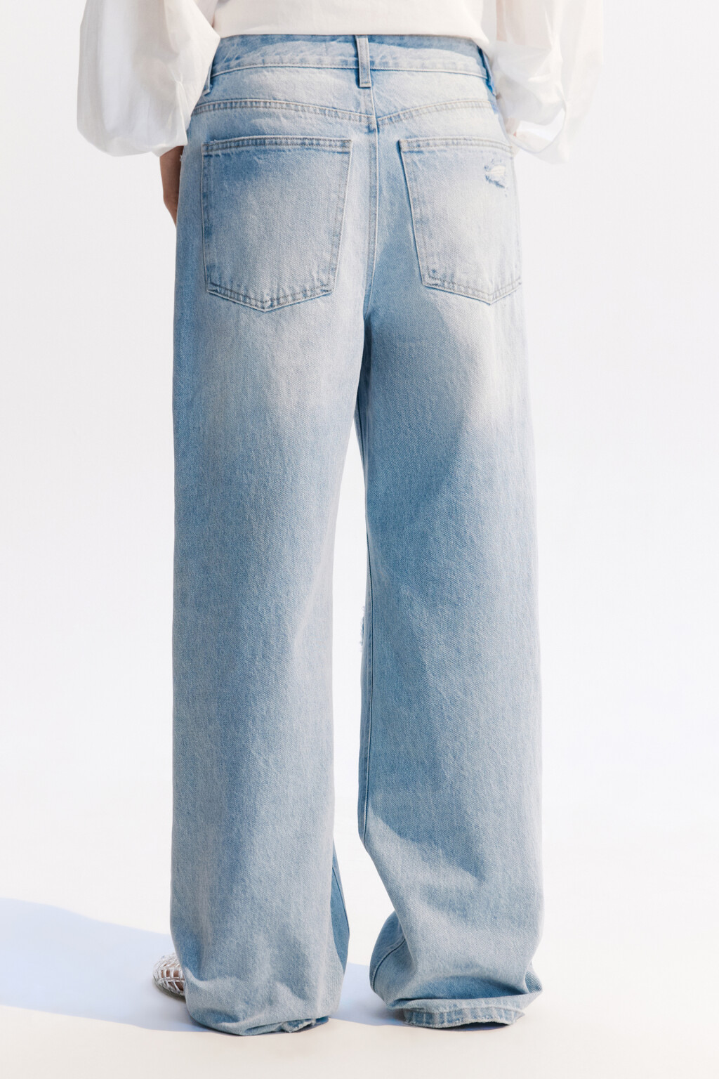 Джинсы baggy рваные на низкой посадке - цвет голубой - 4