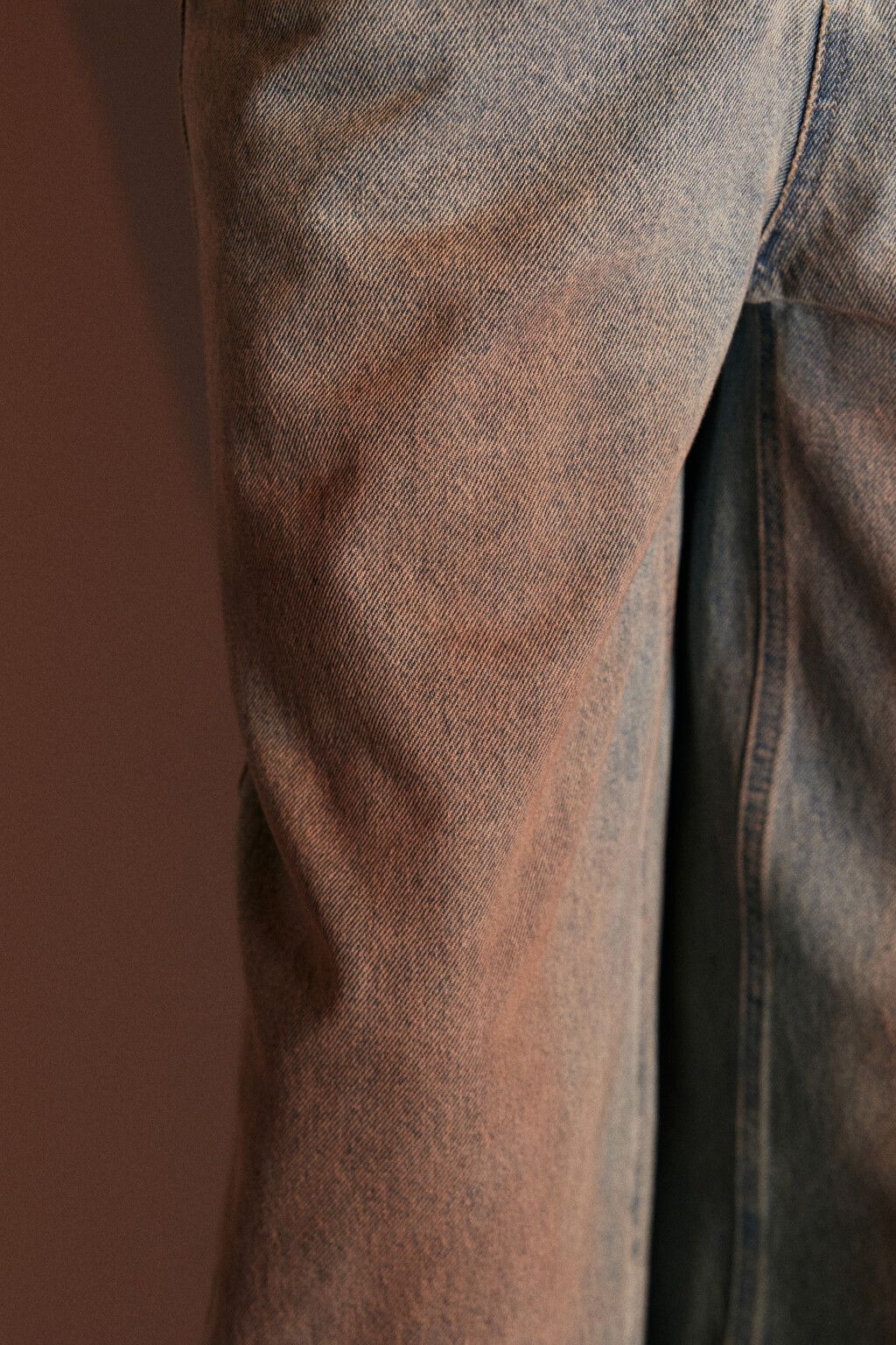 Джинсы baggy с эффектом dirty denim - цвет темный тинт - 5