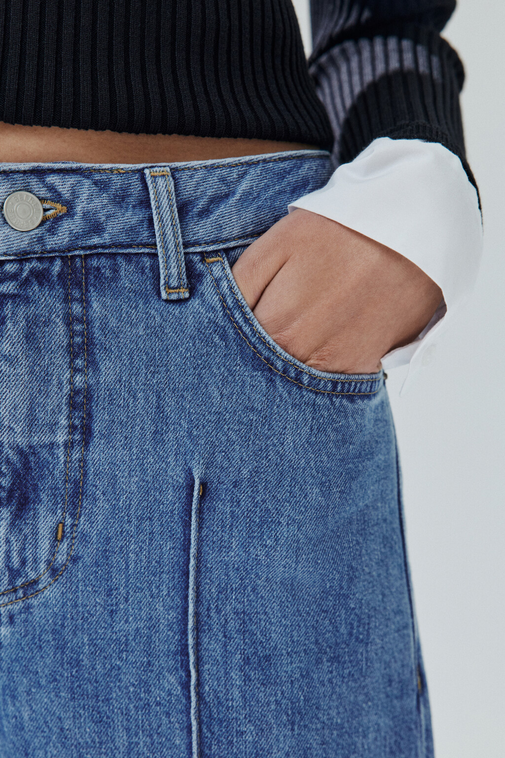 Джинсы укороченные со стрелками - цвет голубой - 5