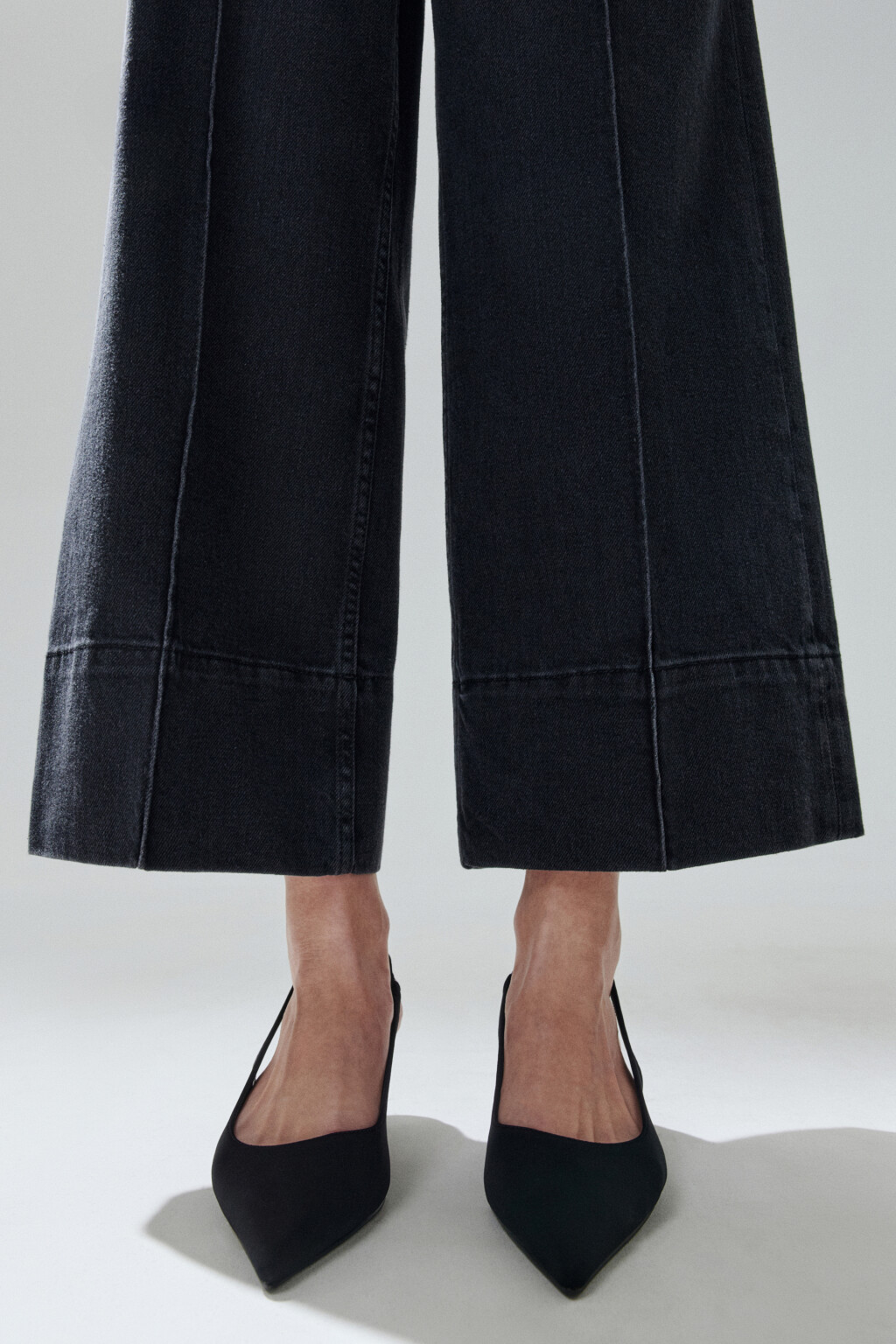 Джинсы укороченные со стрелками - цвет черный - 6