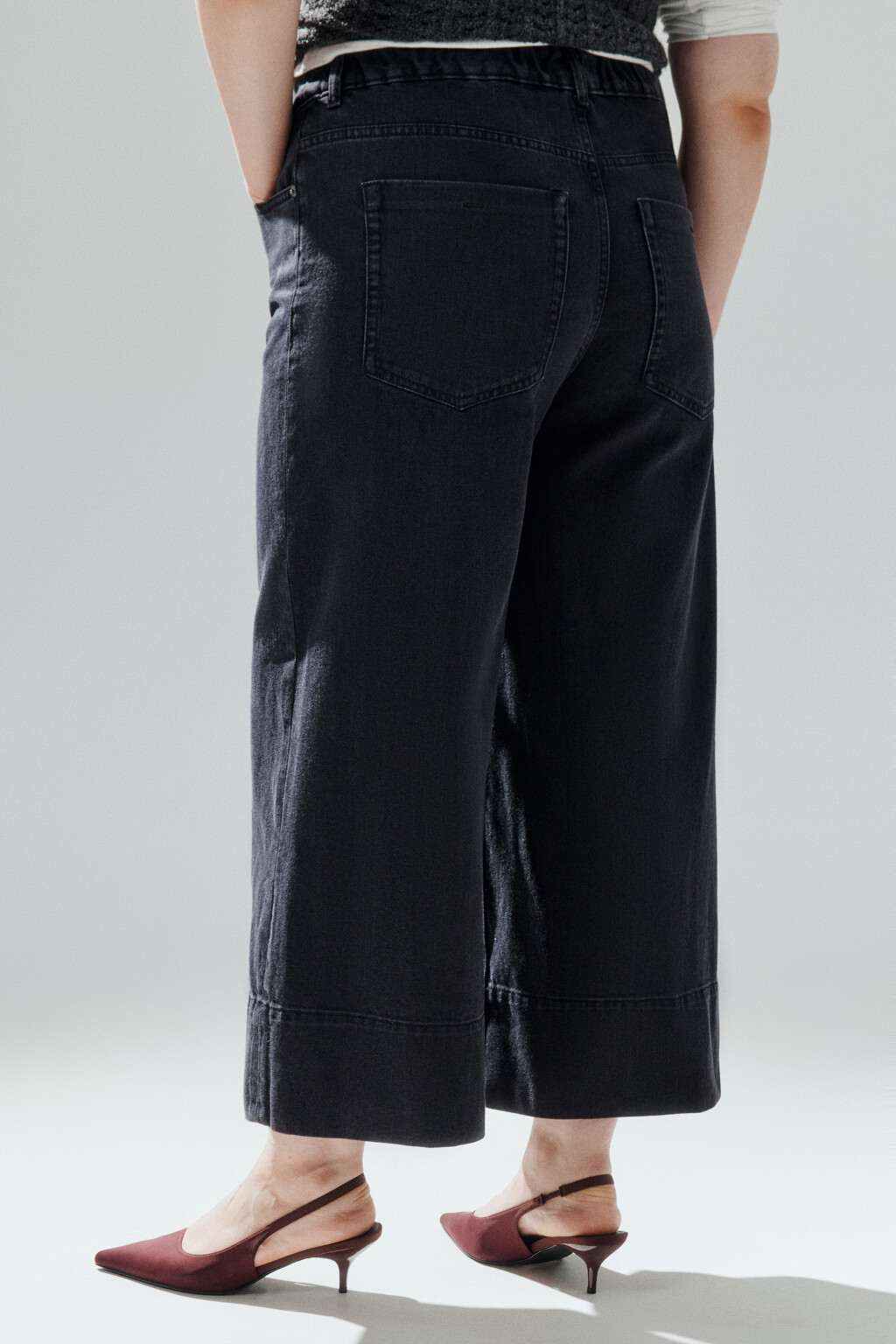 Джинсы широкие со швами-подворотами - цвет черный - 4
