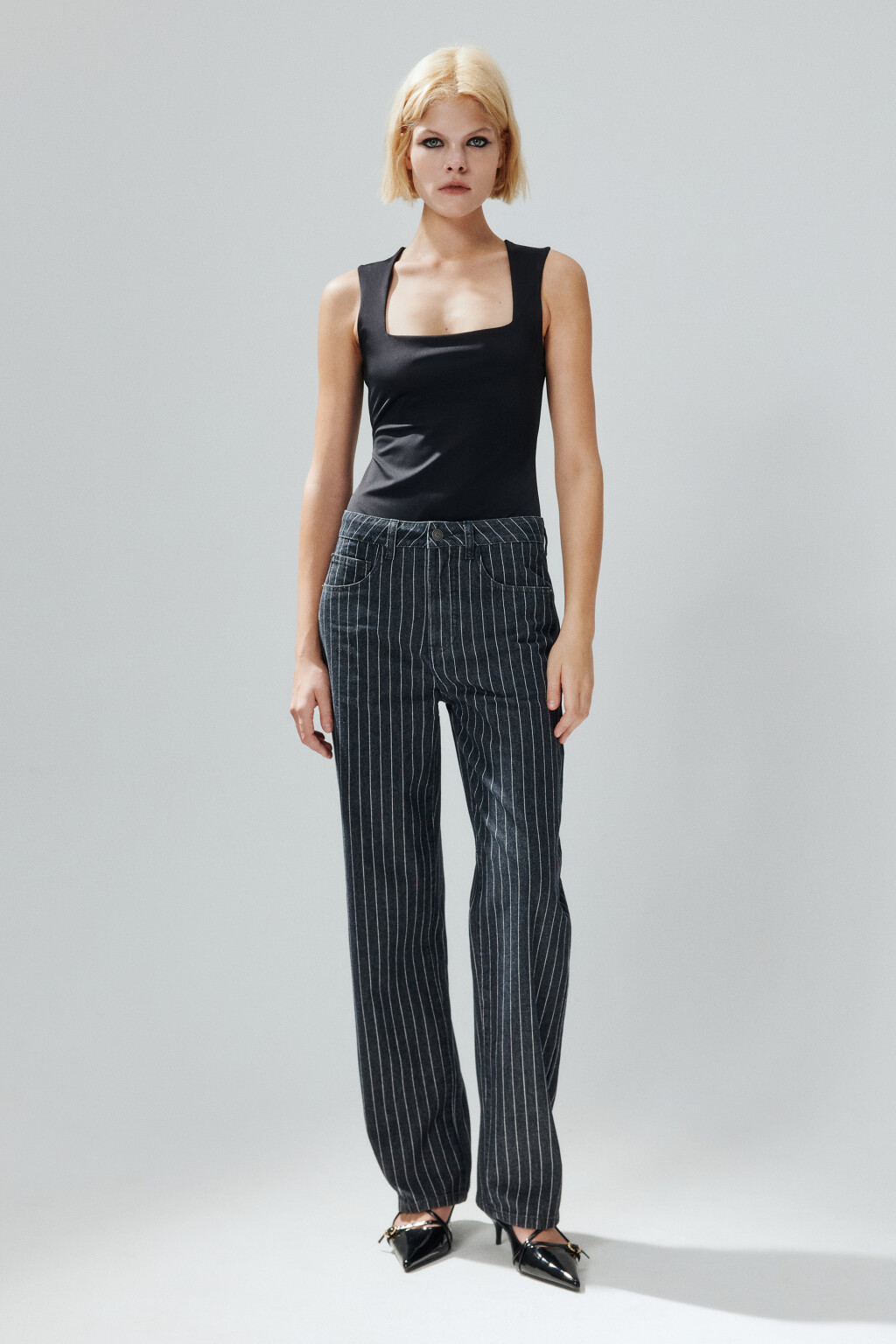 Джинсы прямые в полоску - цвет серый - 4